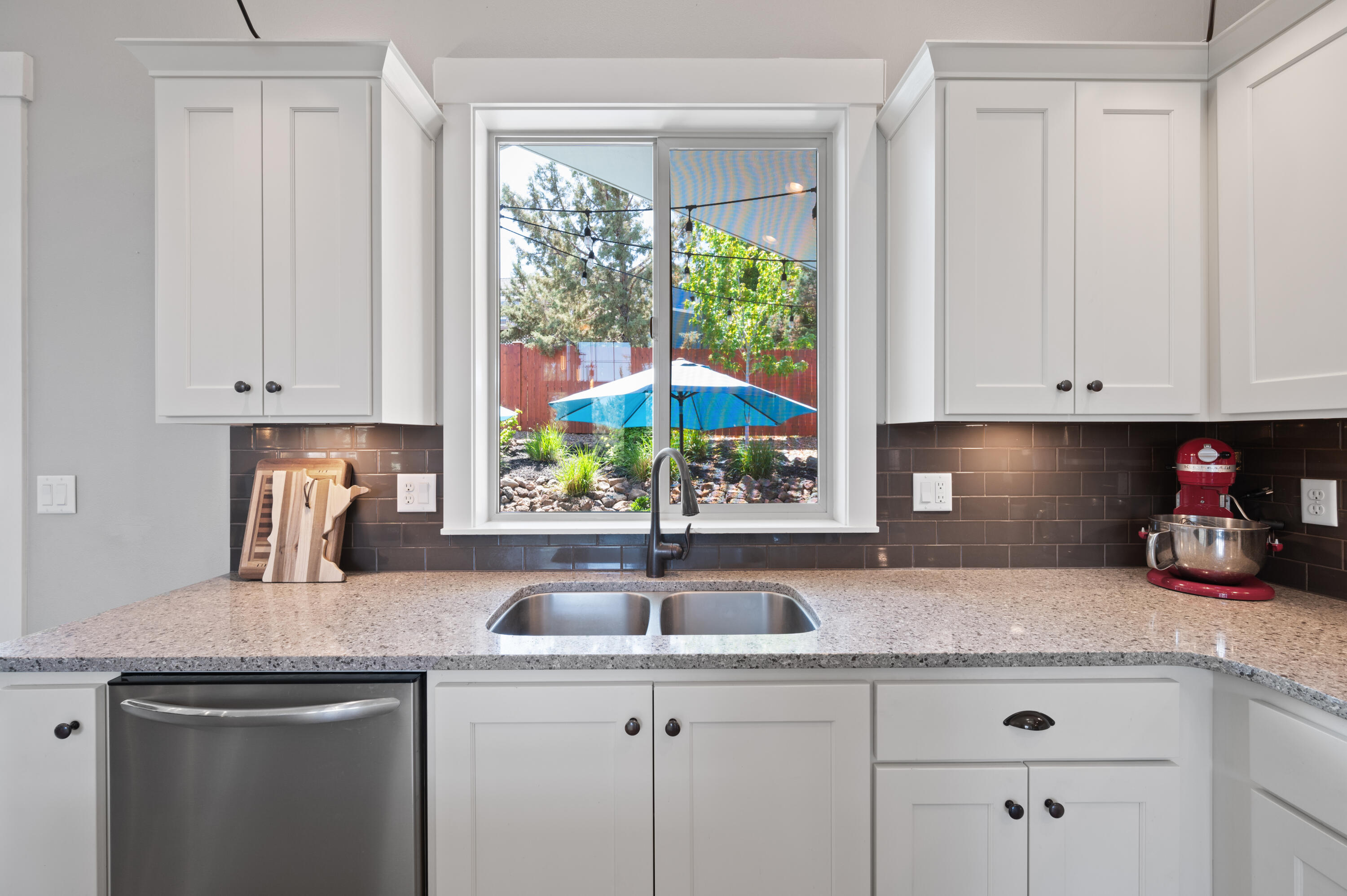 2447 SW Valleyview Drive