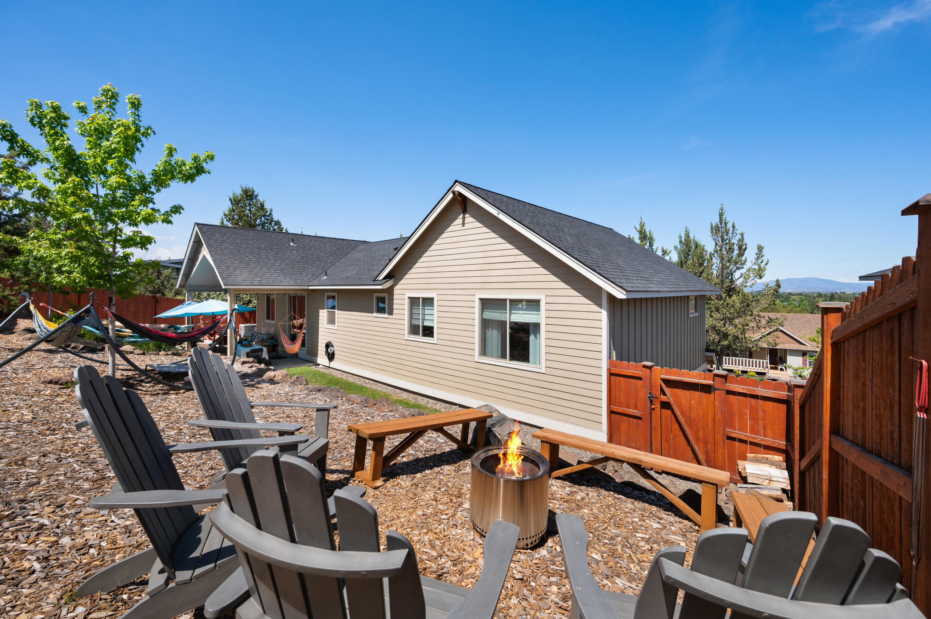 2447 SW Valleyview Drive