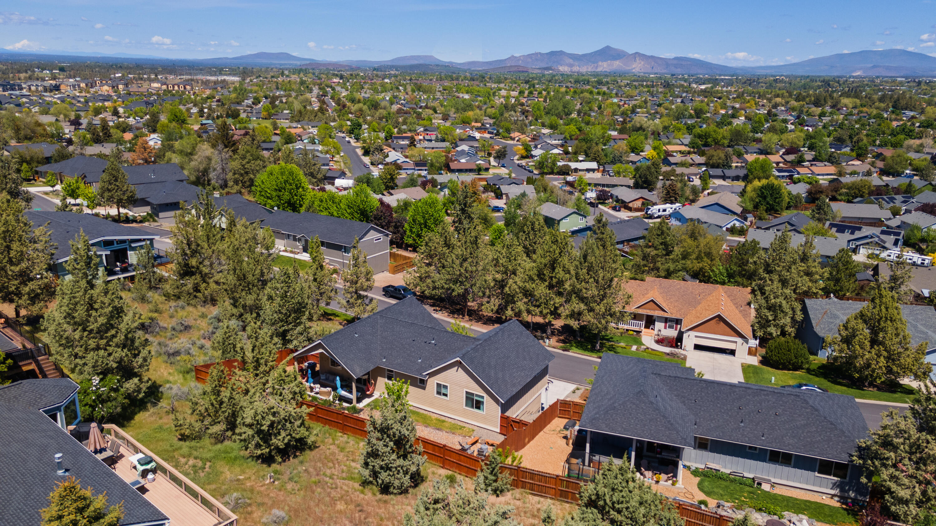 2447 SW Valleyview Drive