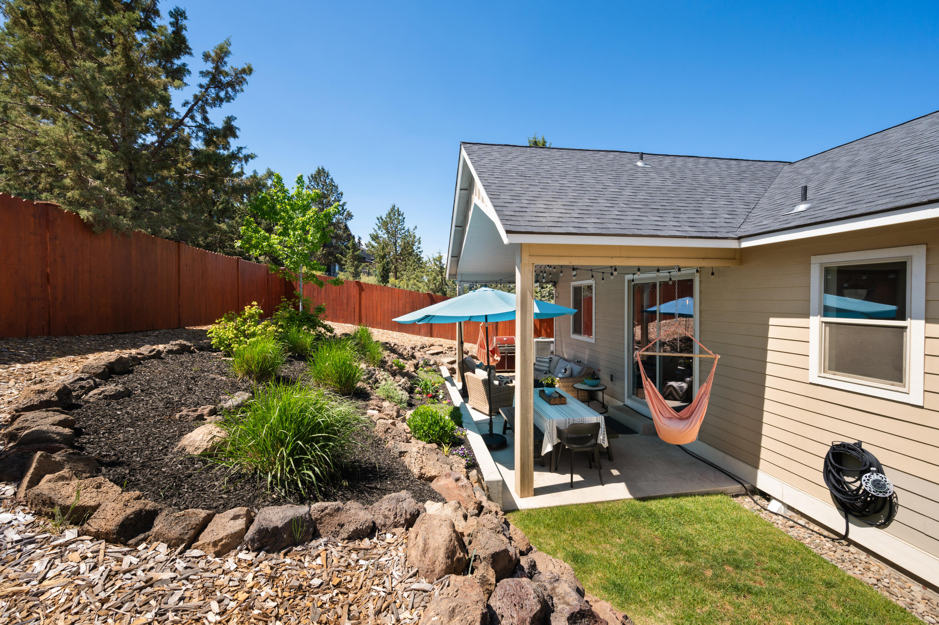 2447 SW Valleyview Drive