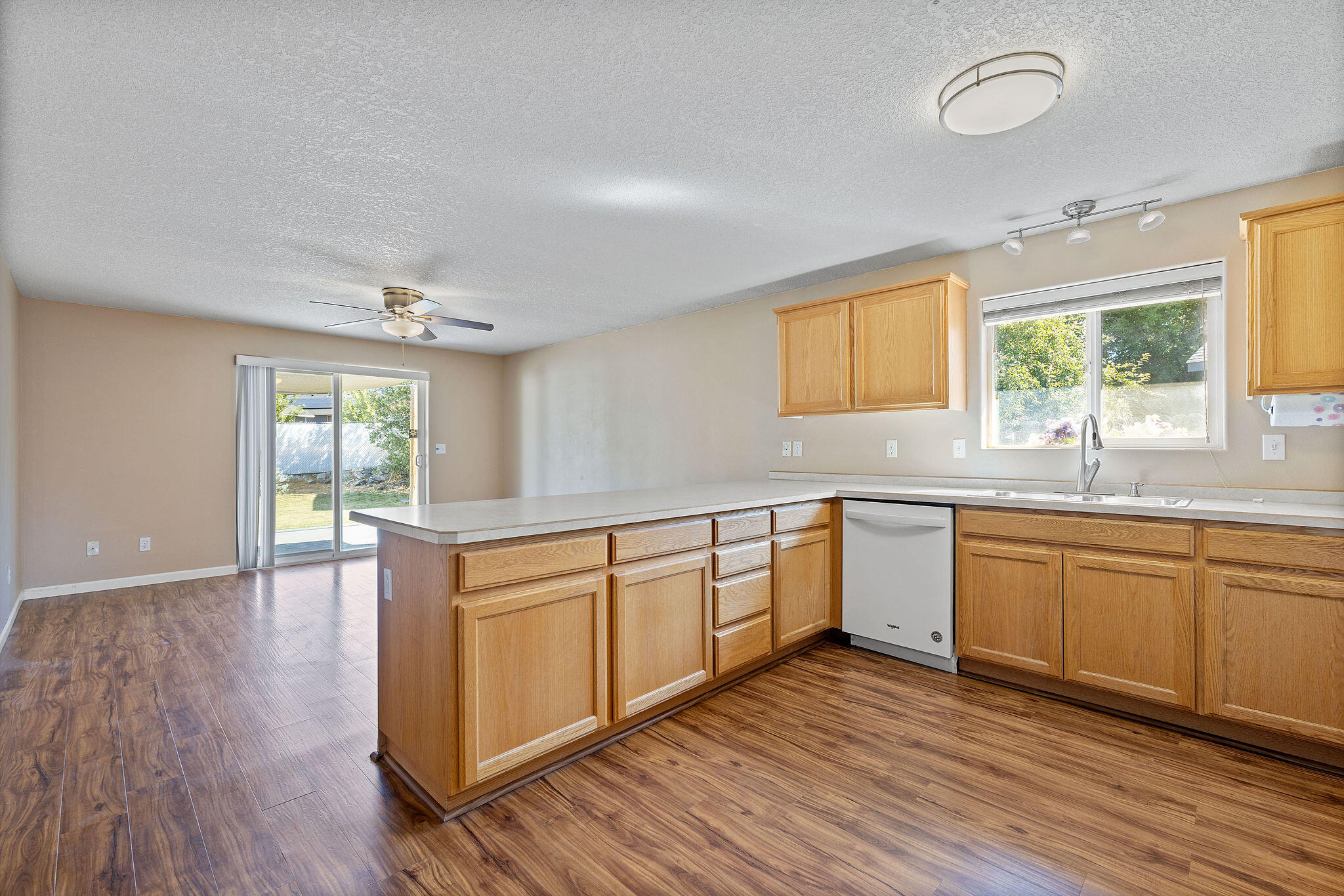 2457 NE Jackalope Court