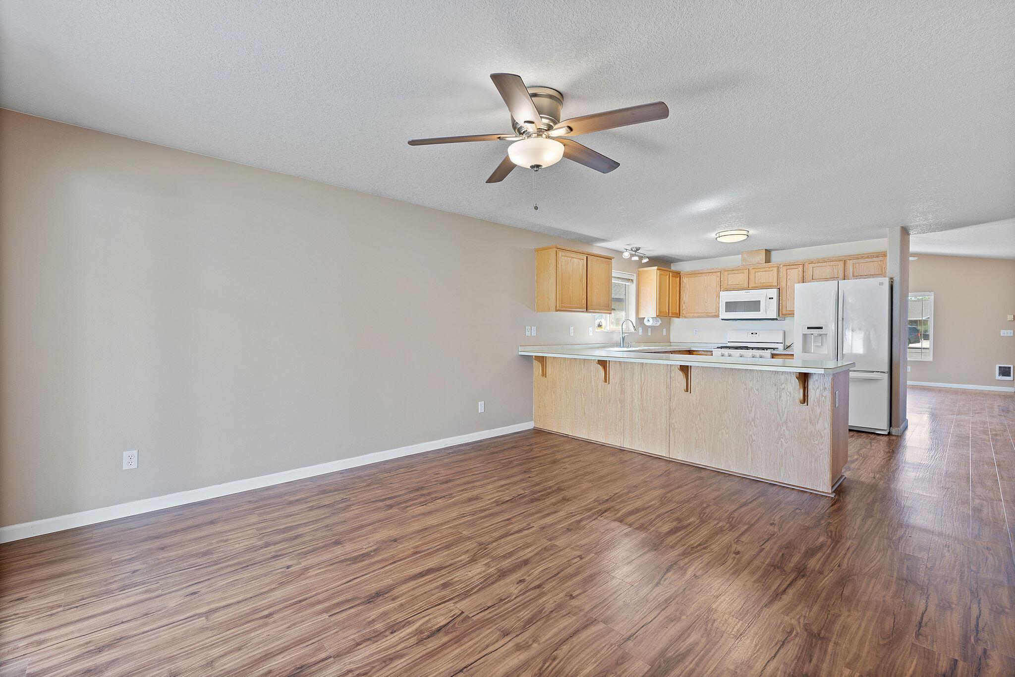 2457 NE Jackalope Court