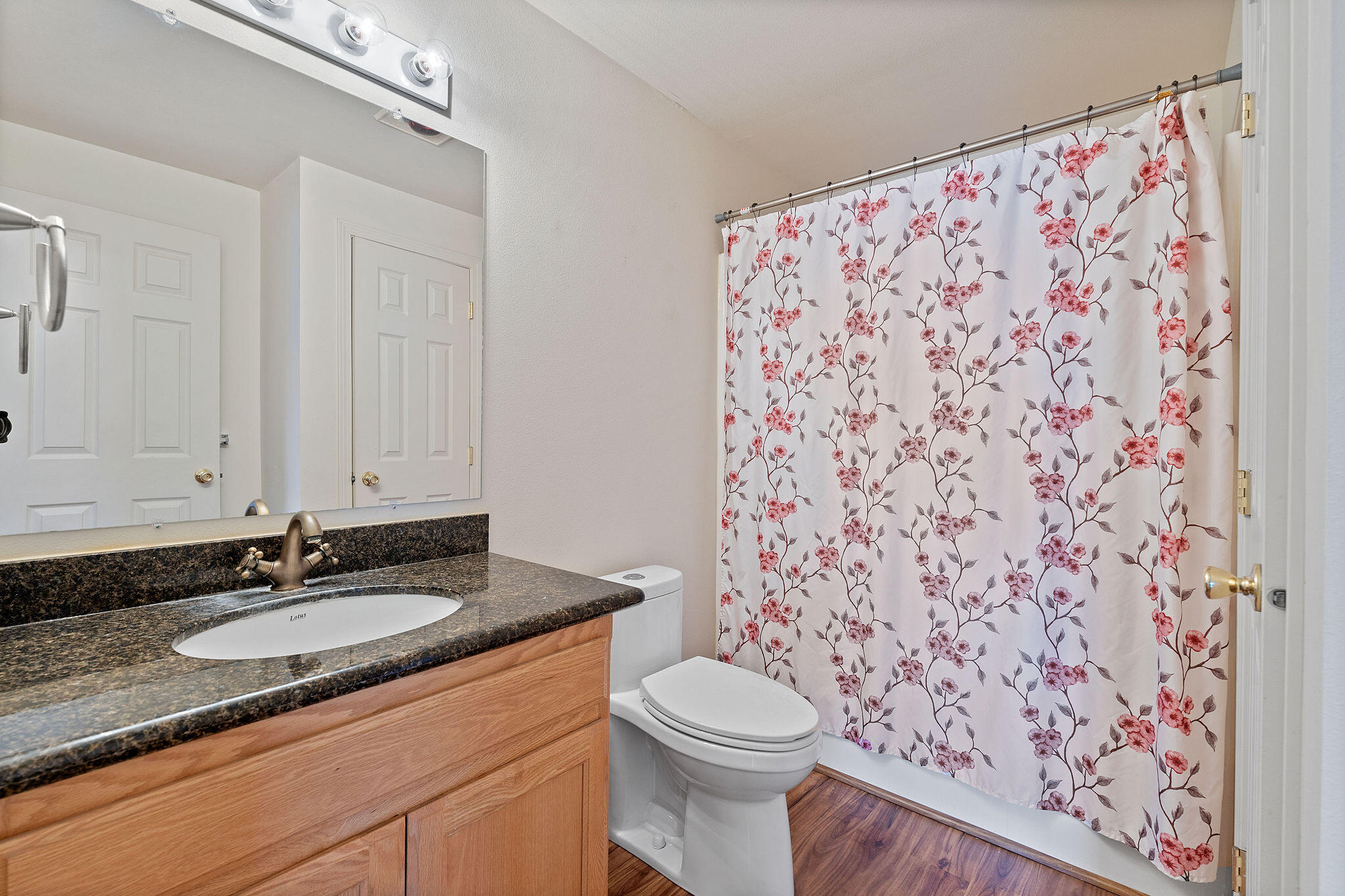 2457 NE Jackalope Court