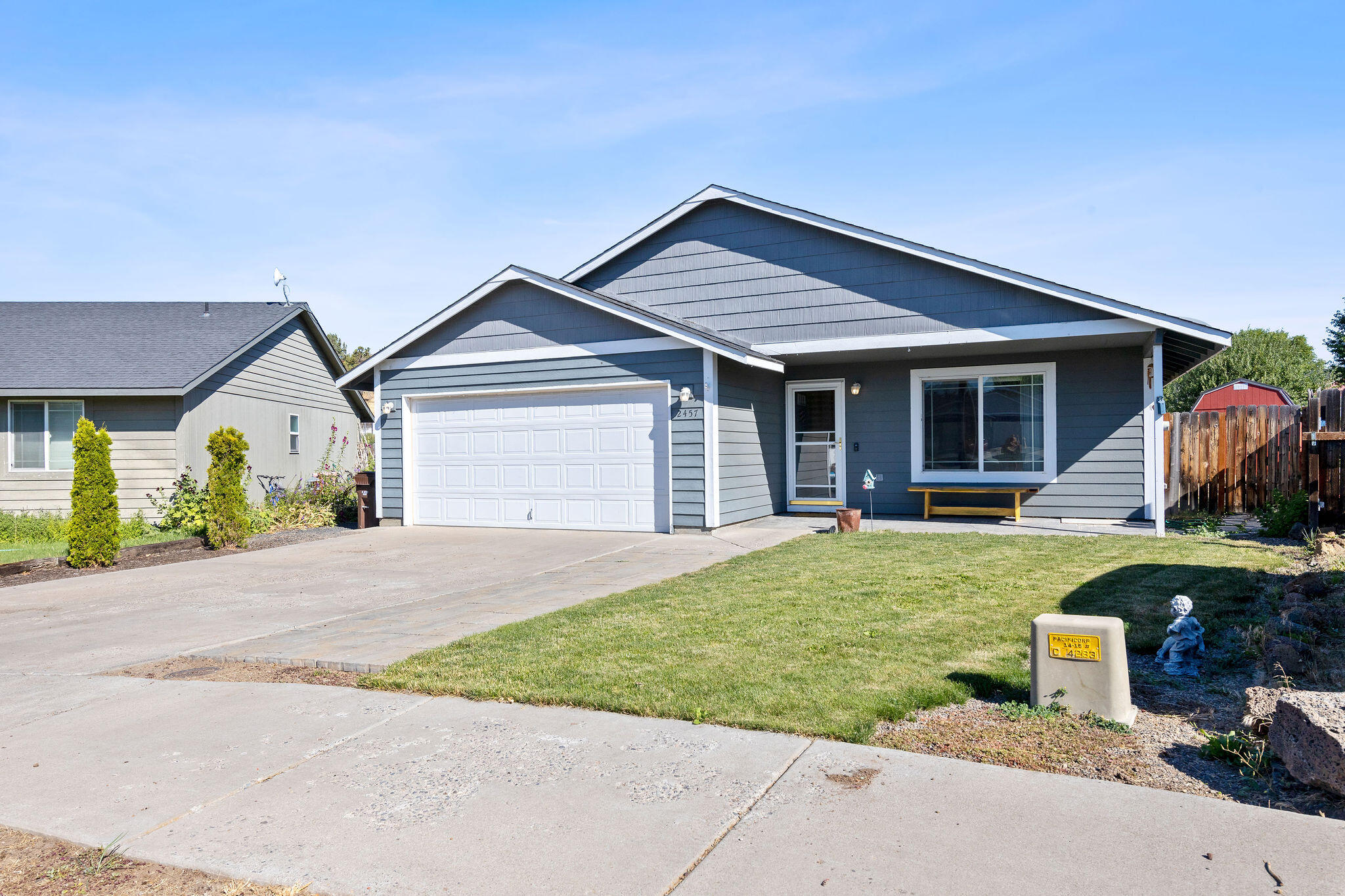 2457 NE Jackalope Court