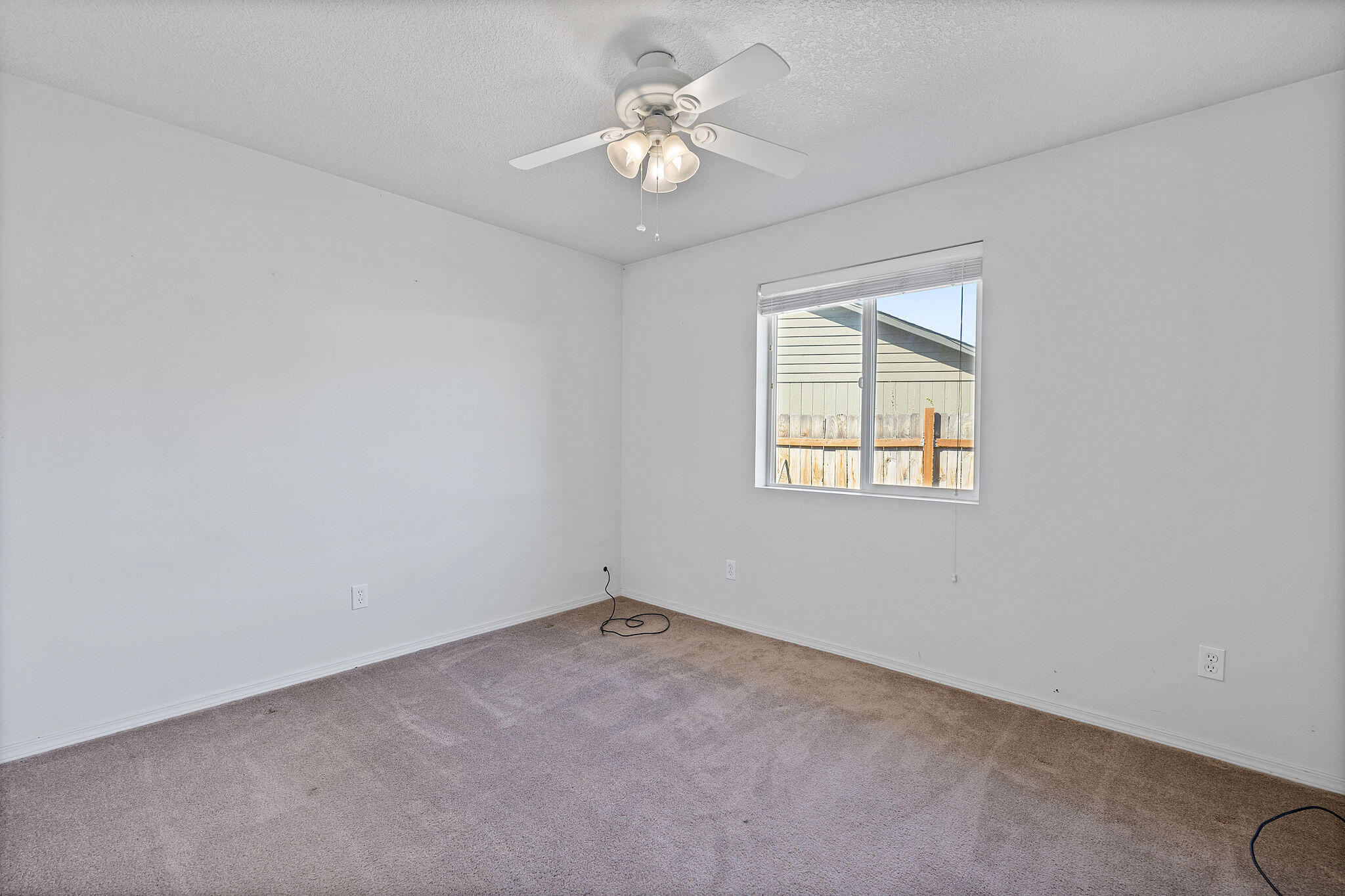 2457 NE Jackalope Court