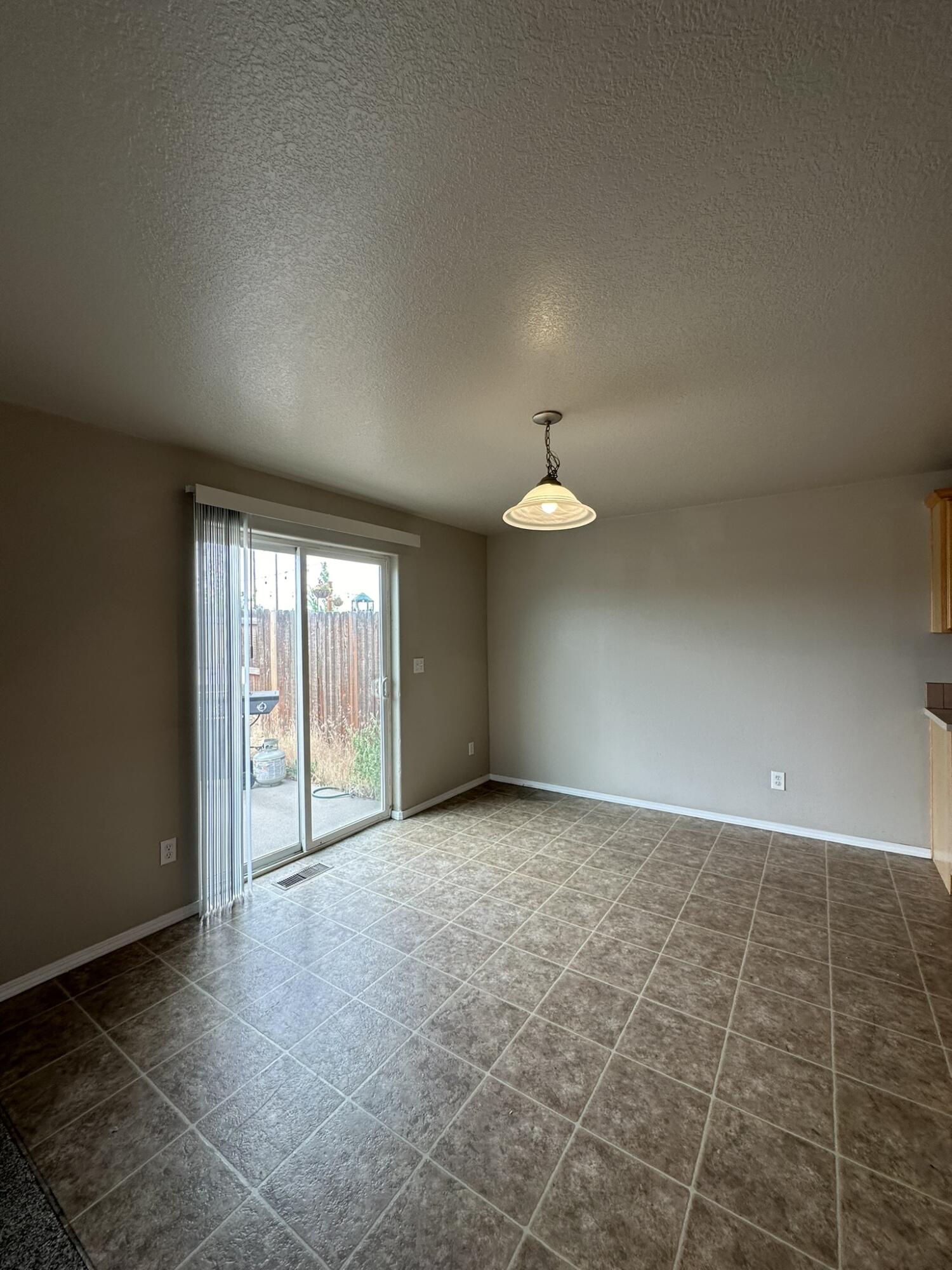 288 SE Leisek Way