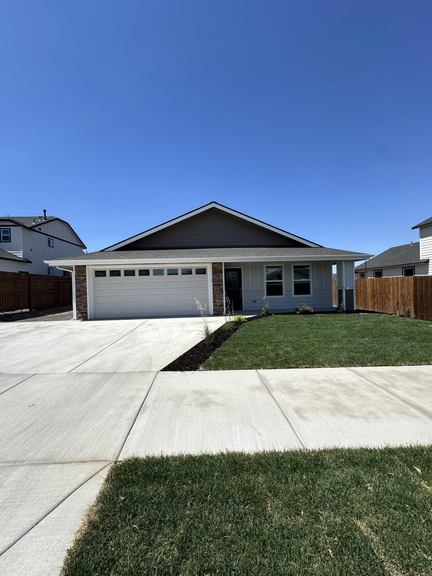 767 NE Posey Court