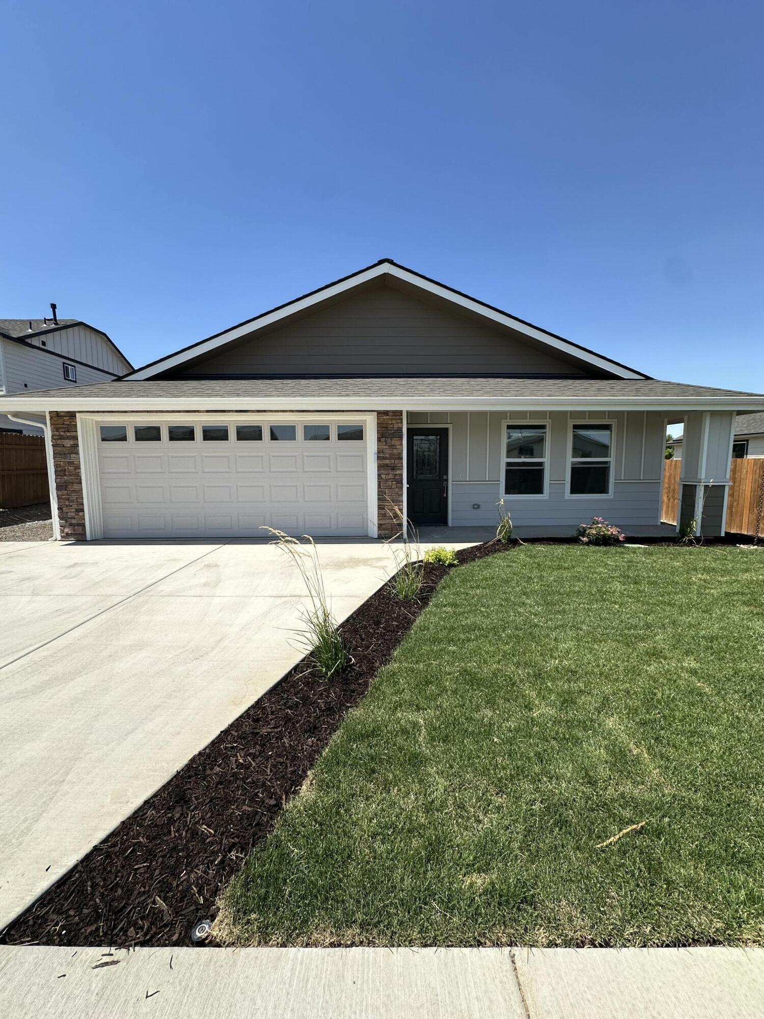 767 NE Posey Court