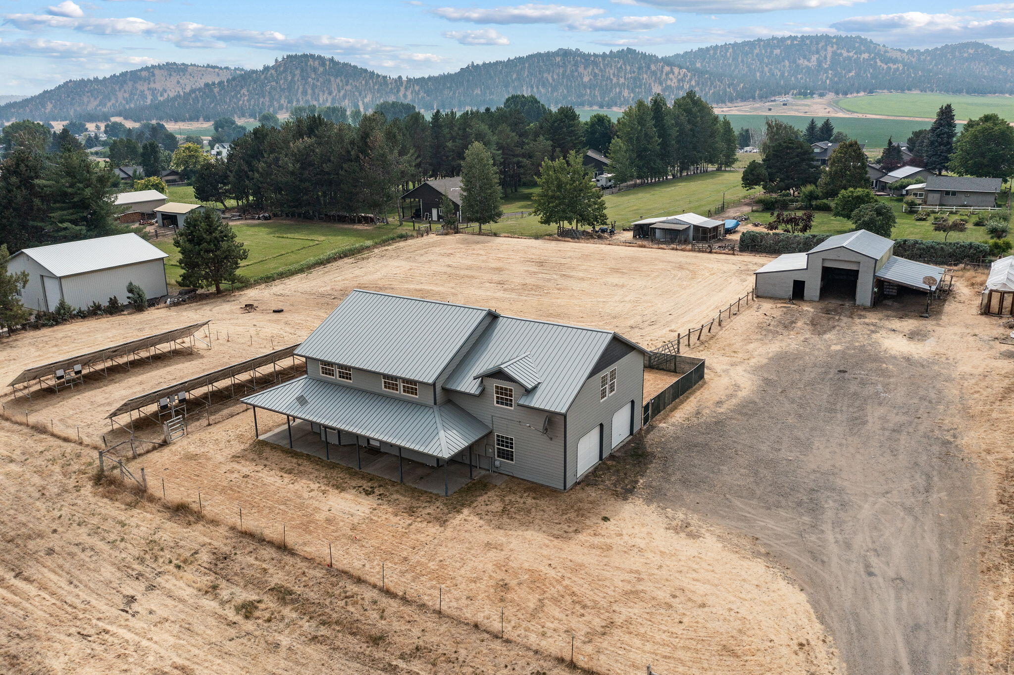 2763 NE Sunrise Trail