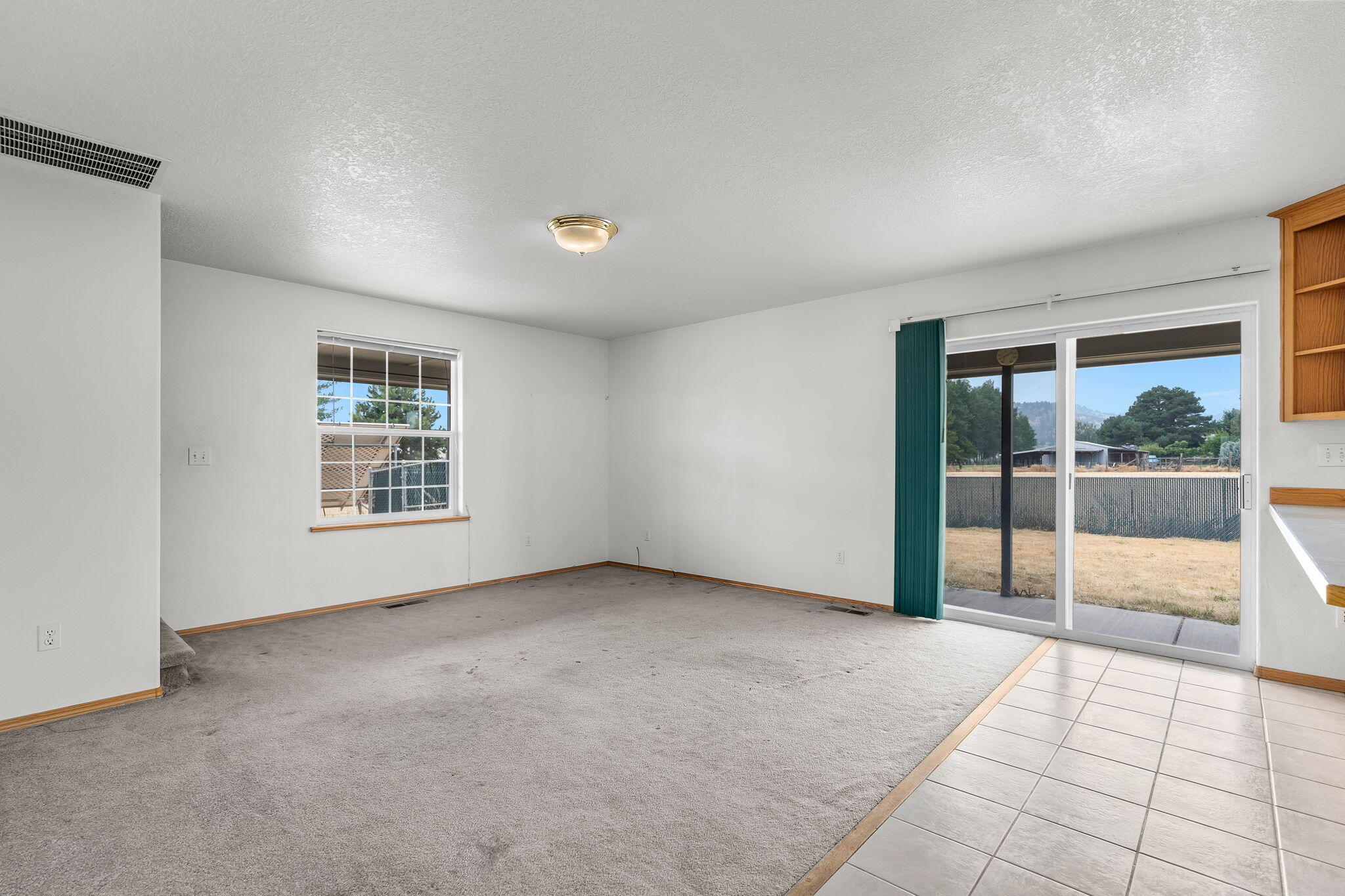 2763 NE Sunrise Trail