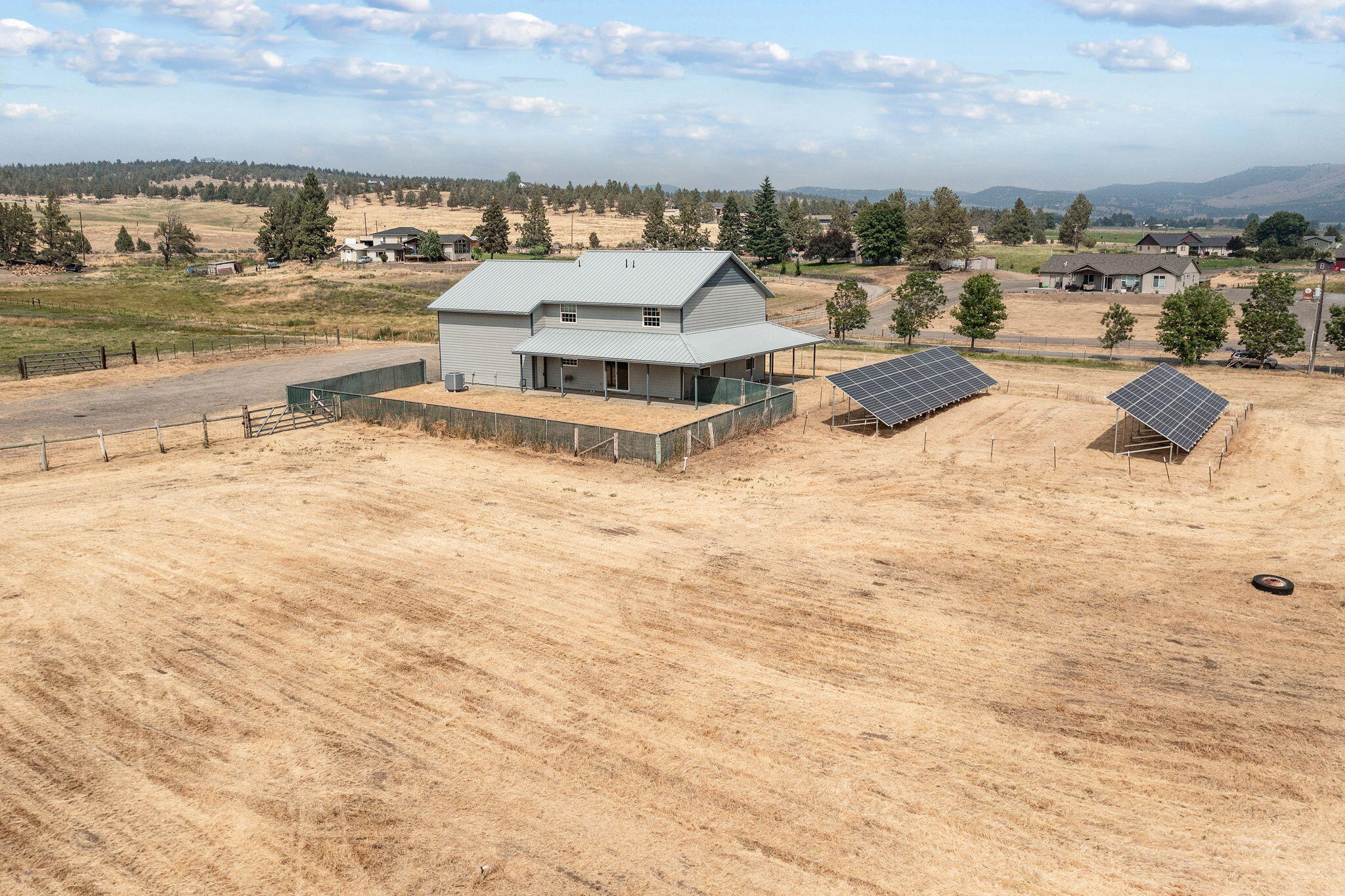 2763 NE Sunrise Trail
