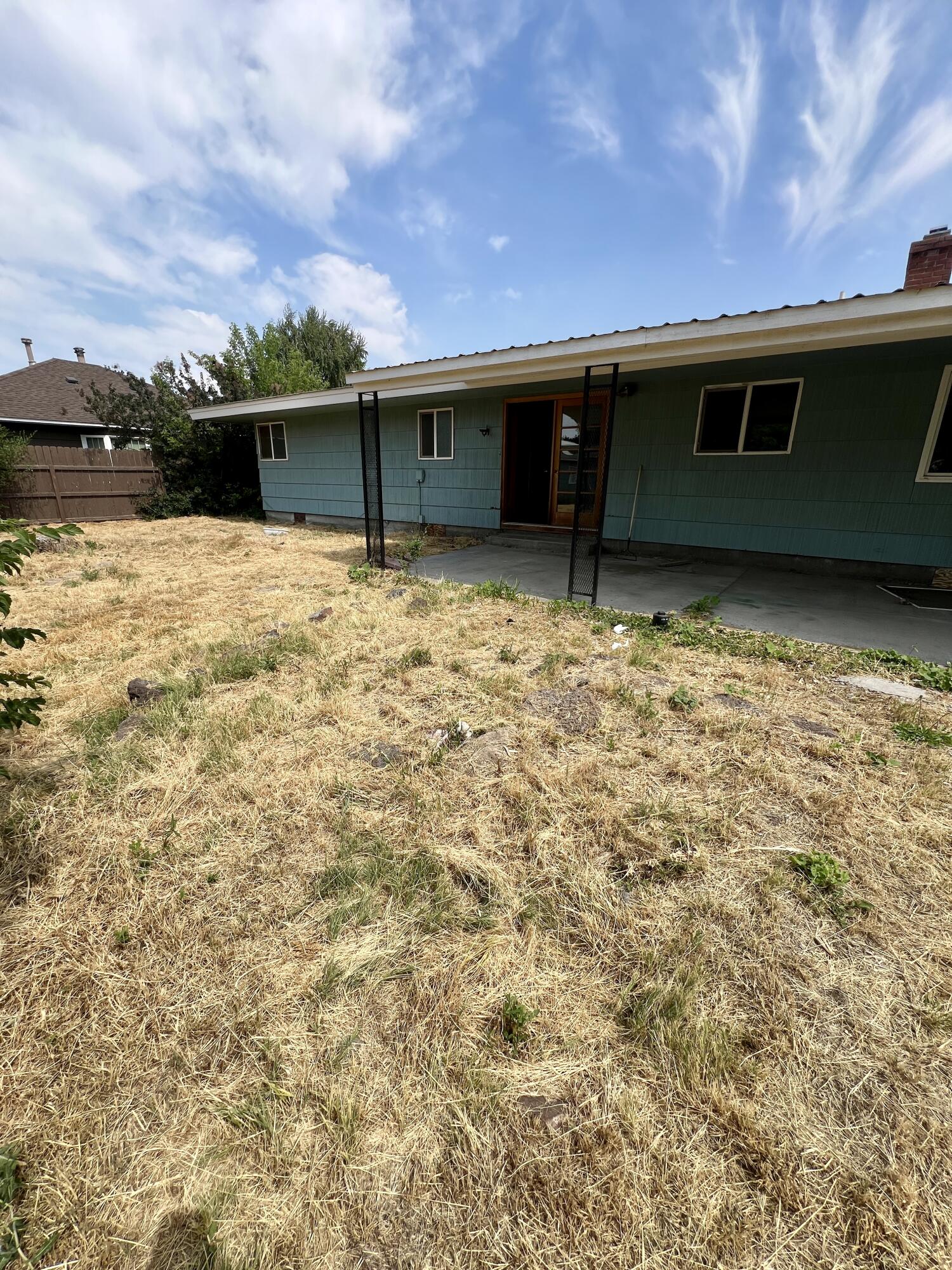 755 SE Fairview Street