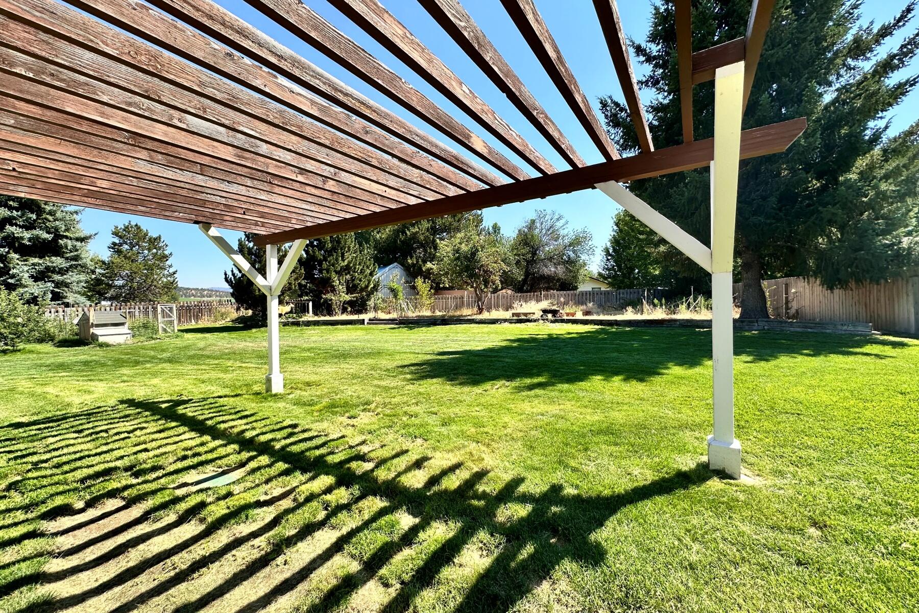 2320 NE Quail Valley Lane