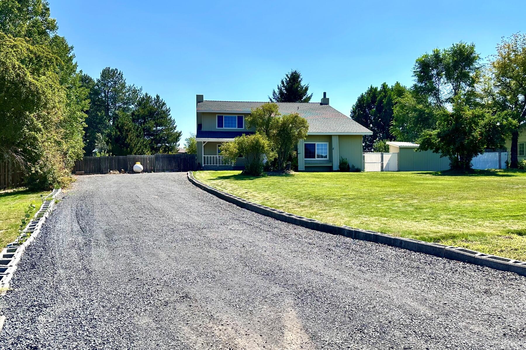 2320 NE Quail Valley Lane