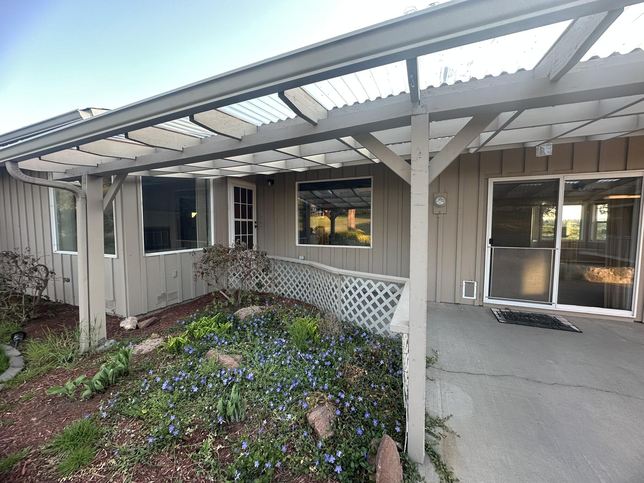 165 SW Crestview Lane