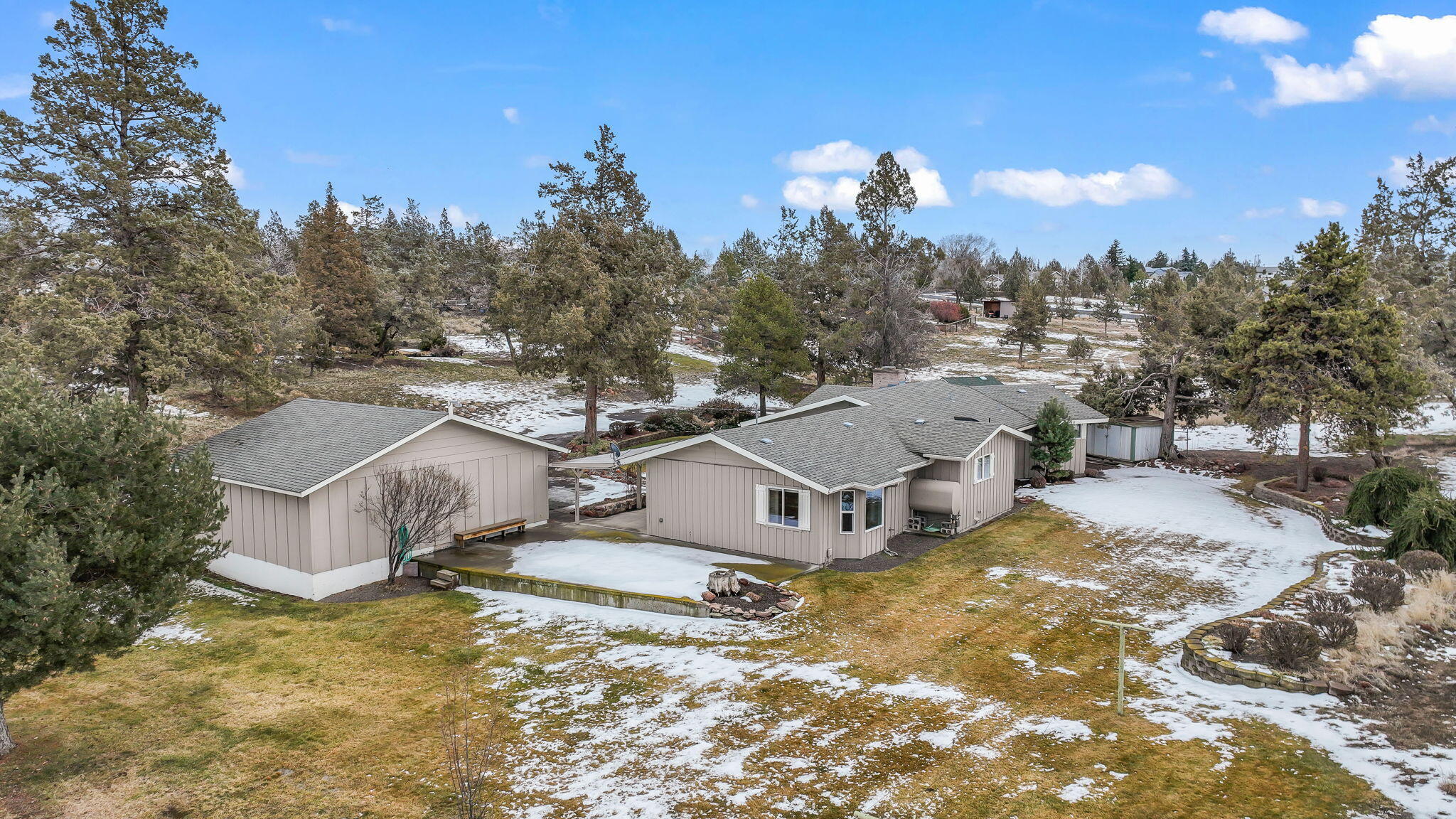 165 SW Crestview Lane