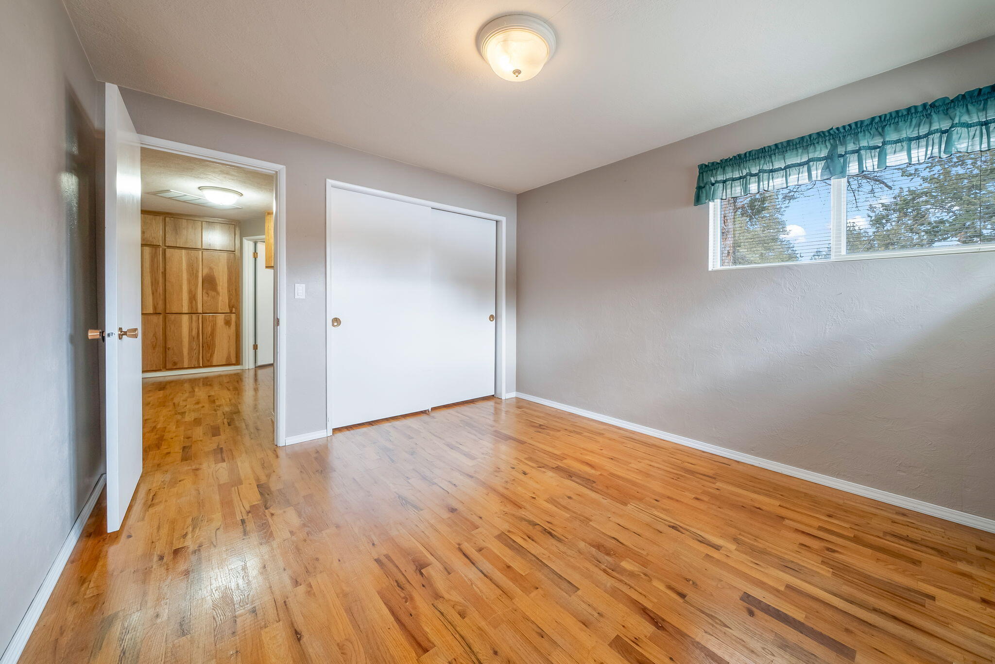 165 SW Crestview Lane