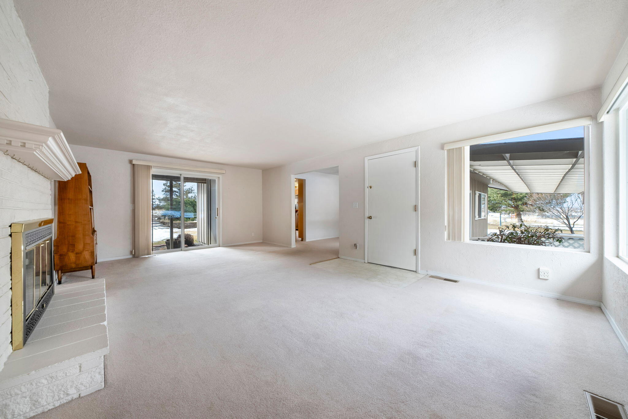 165 SW Crestview Lane