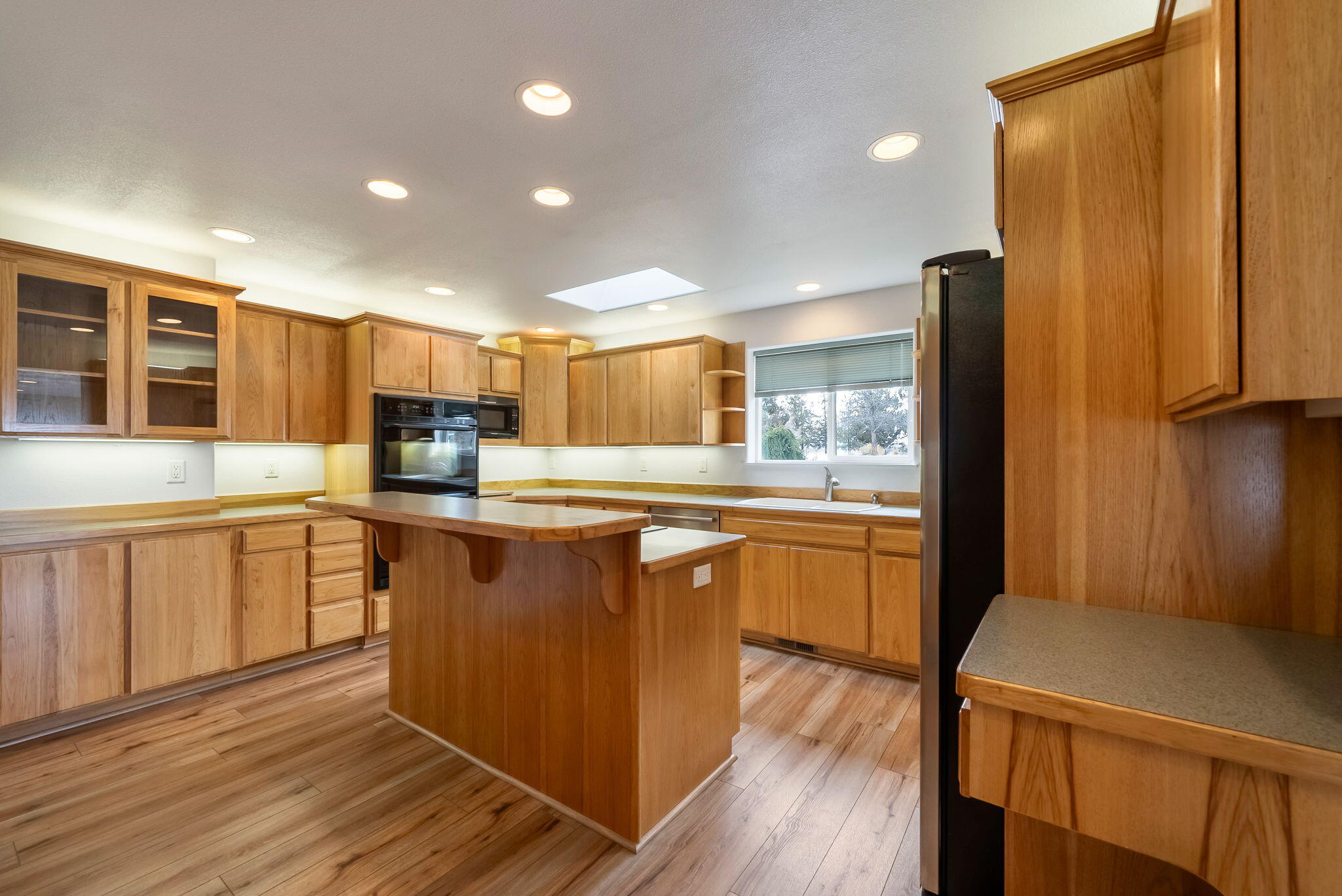 165 SW Crestview Lane