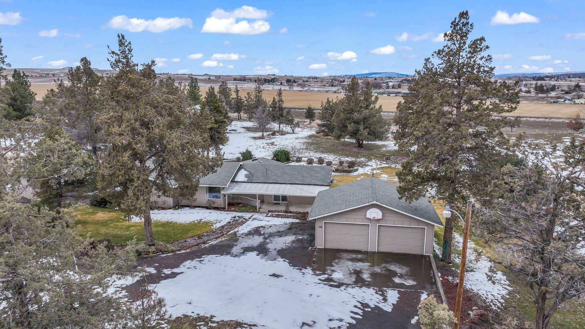 165 SW Crestview Lane