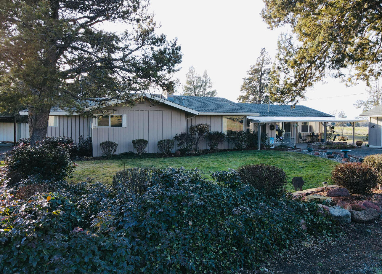 165 SW Crestview Lane