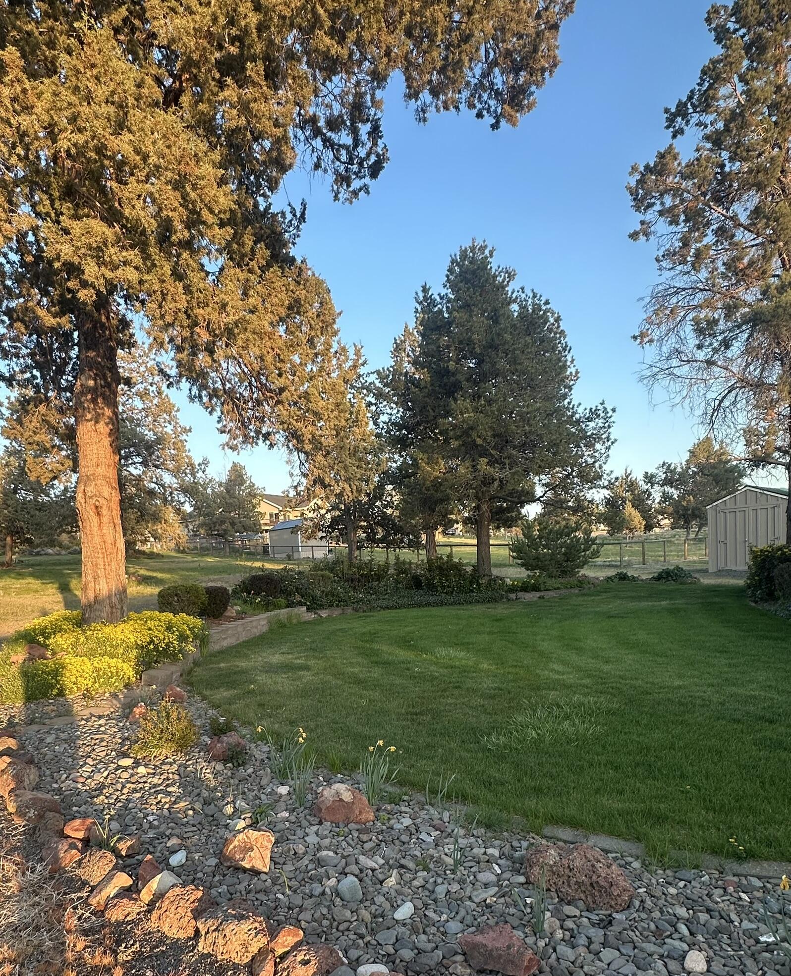 165 SW Crestview Lane