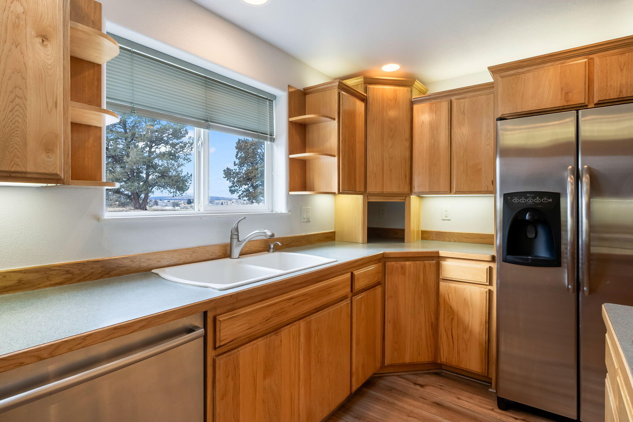 165 SW Crestview Lane