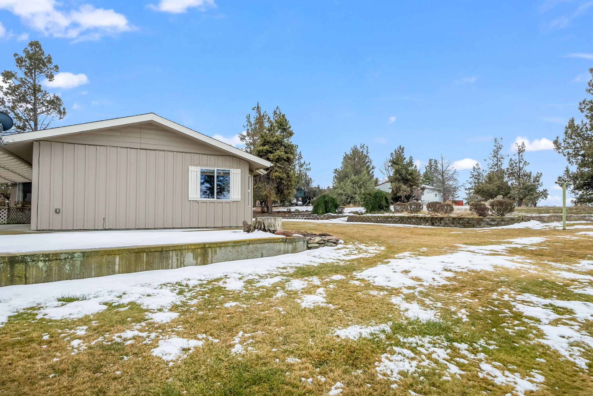 165 SW Crestview Lane