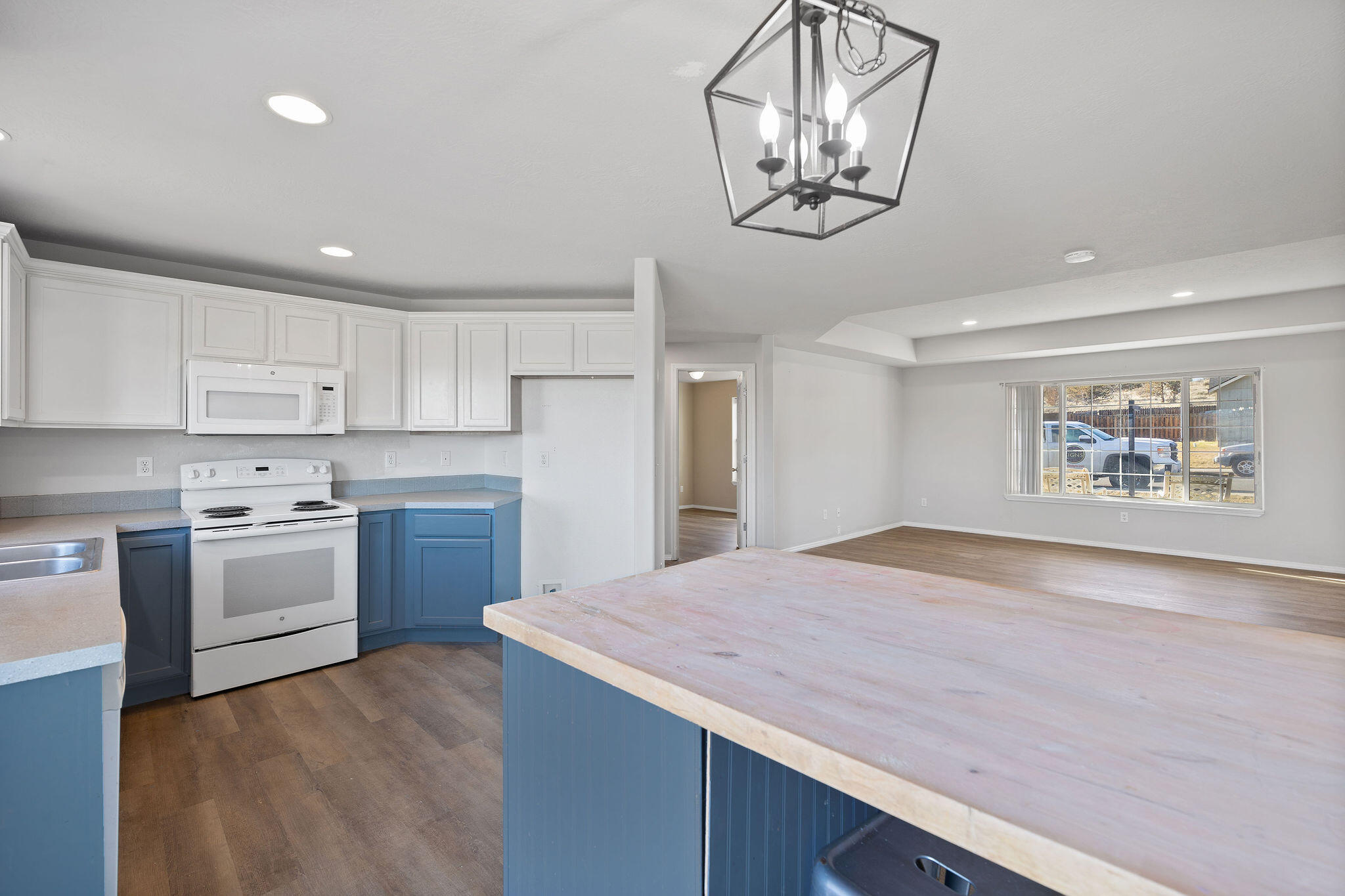 621 SW Cedar Hill Drive