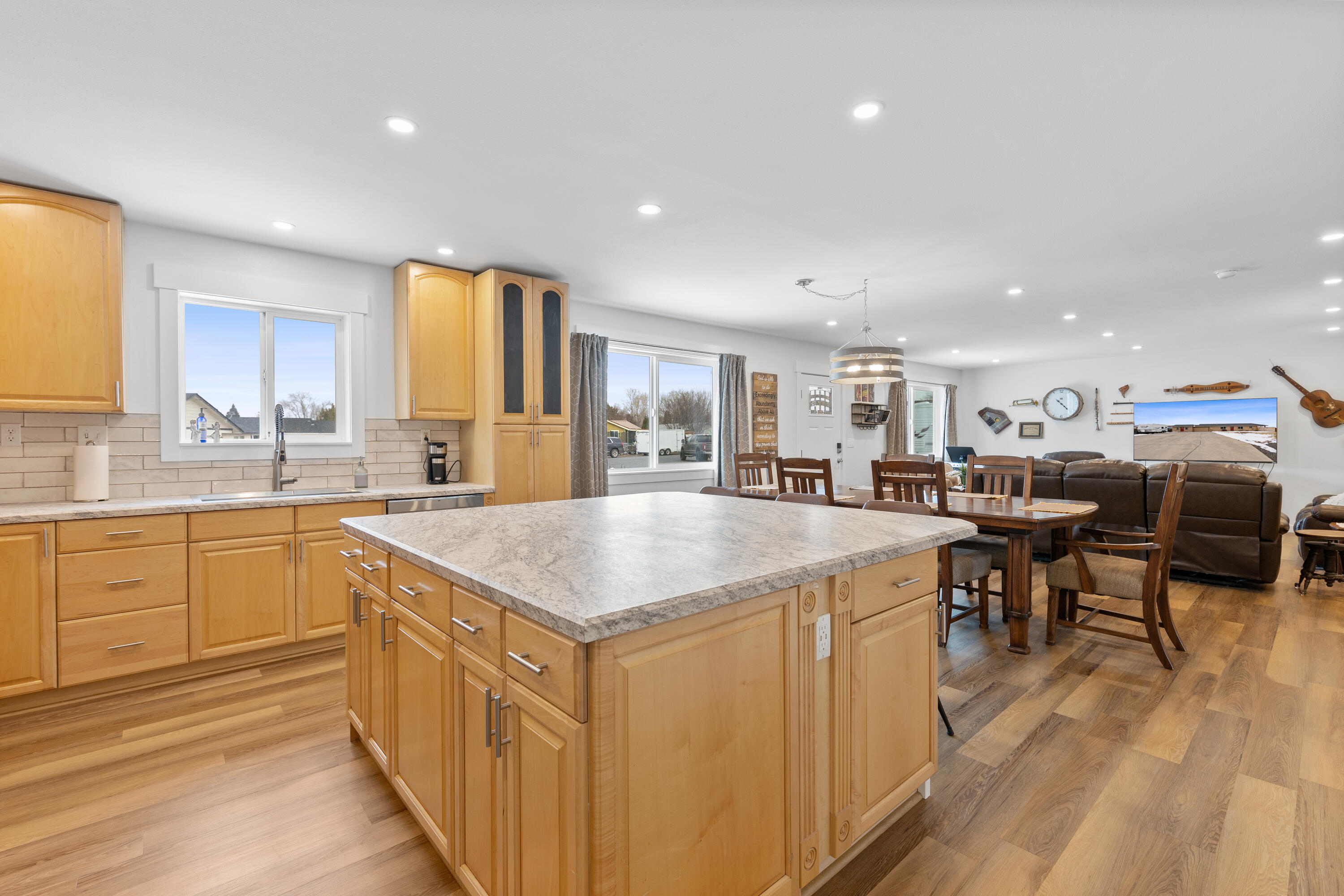 210 E Sage Lane