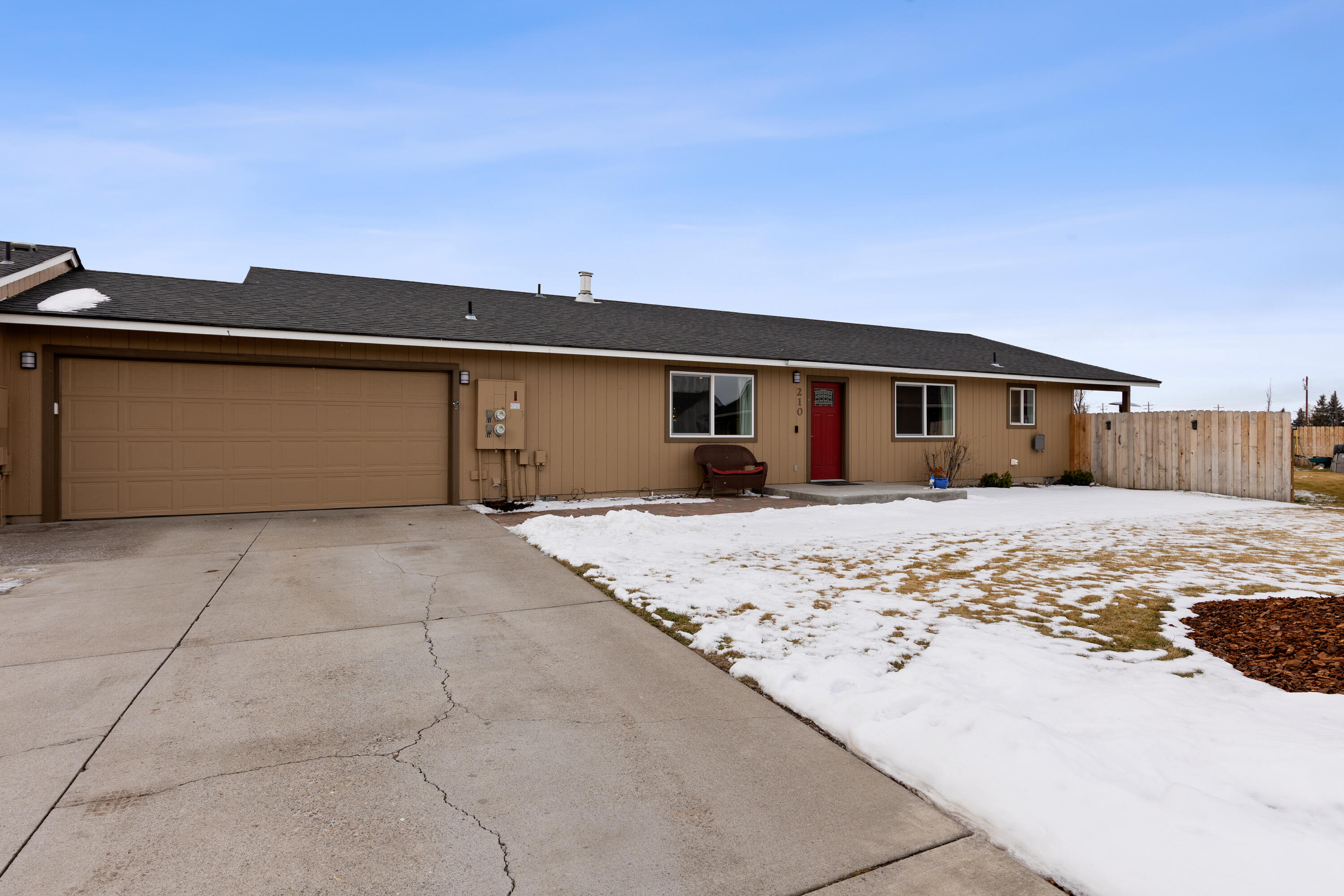 210 E Sage Lane
