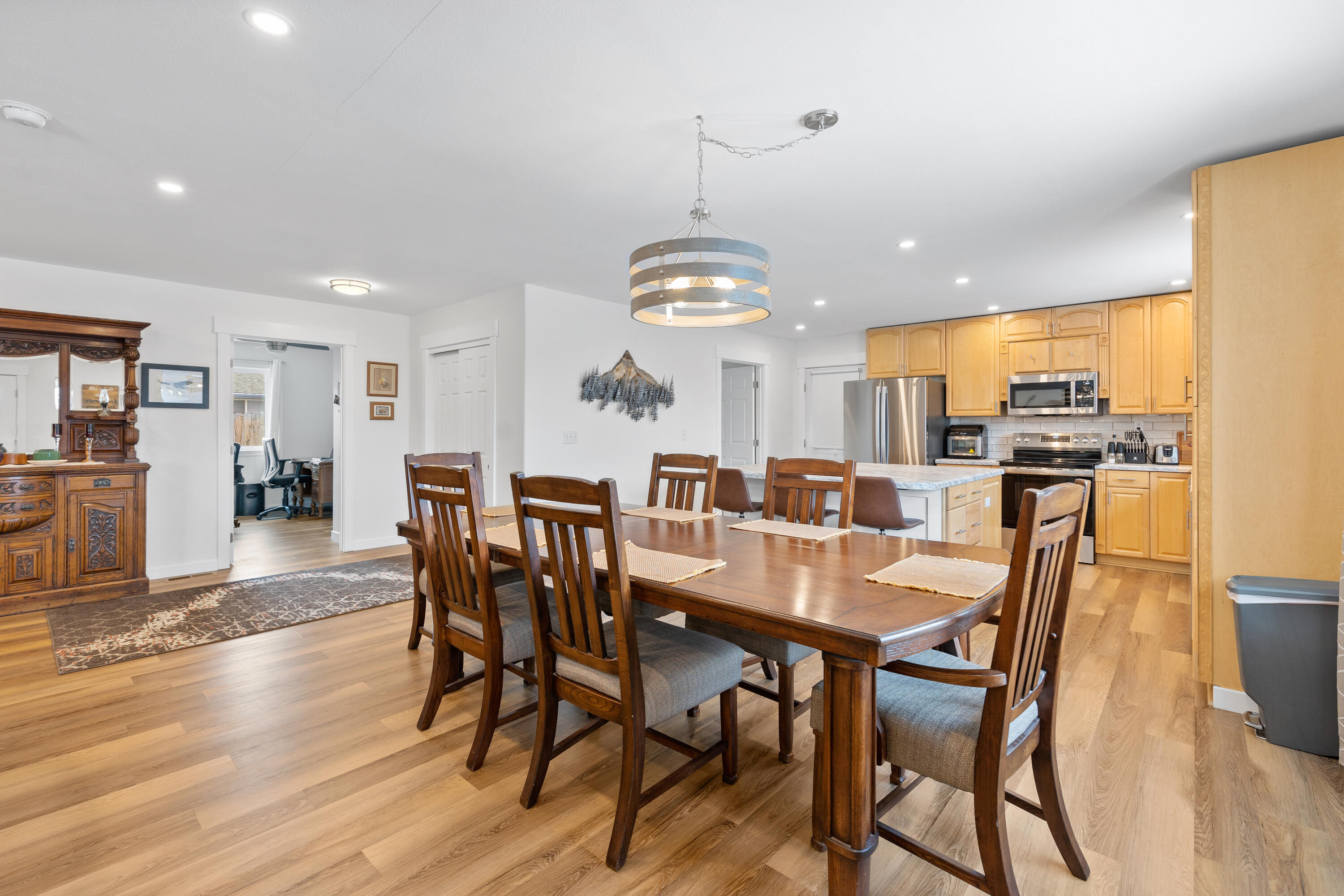 210 E Sage Lane