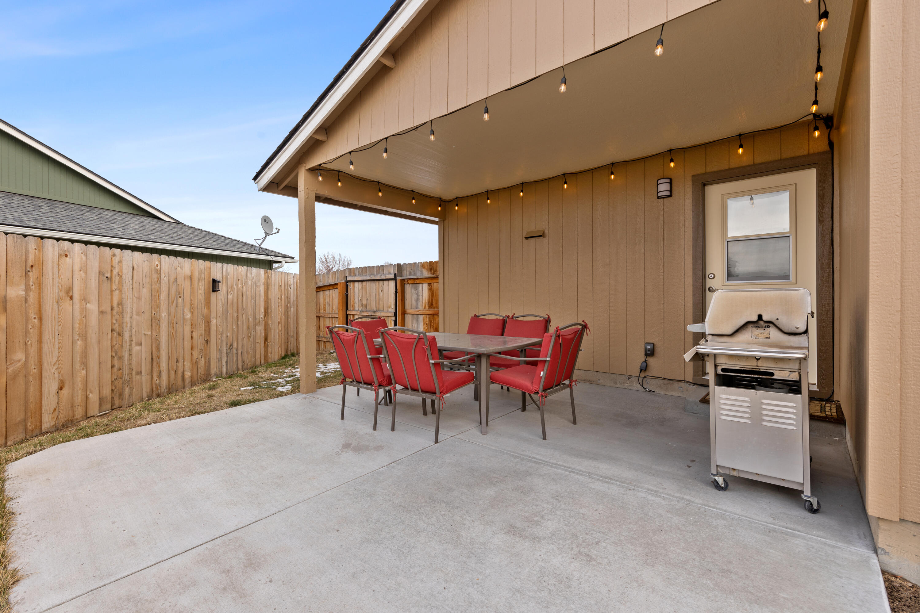 210 E Sage Lane