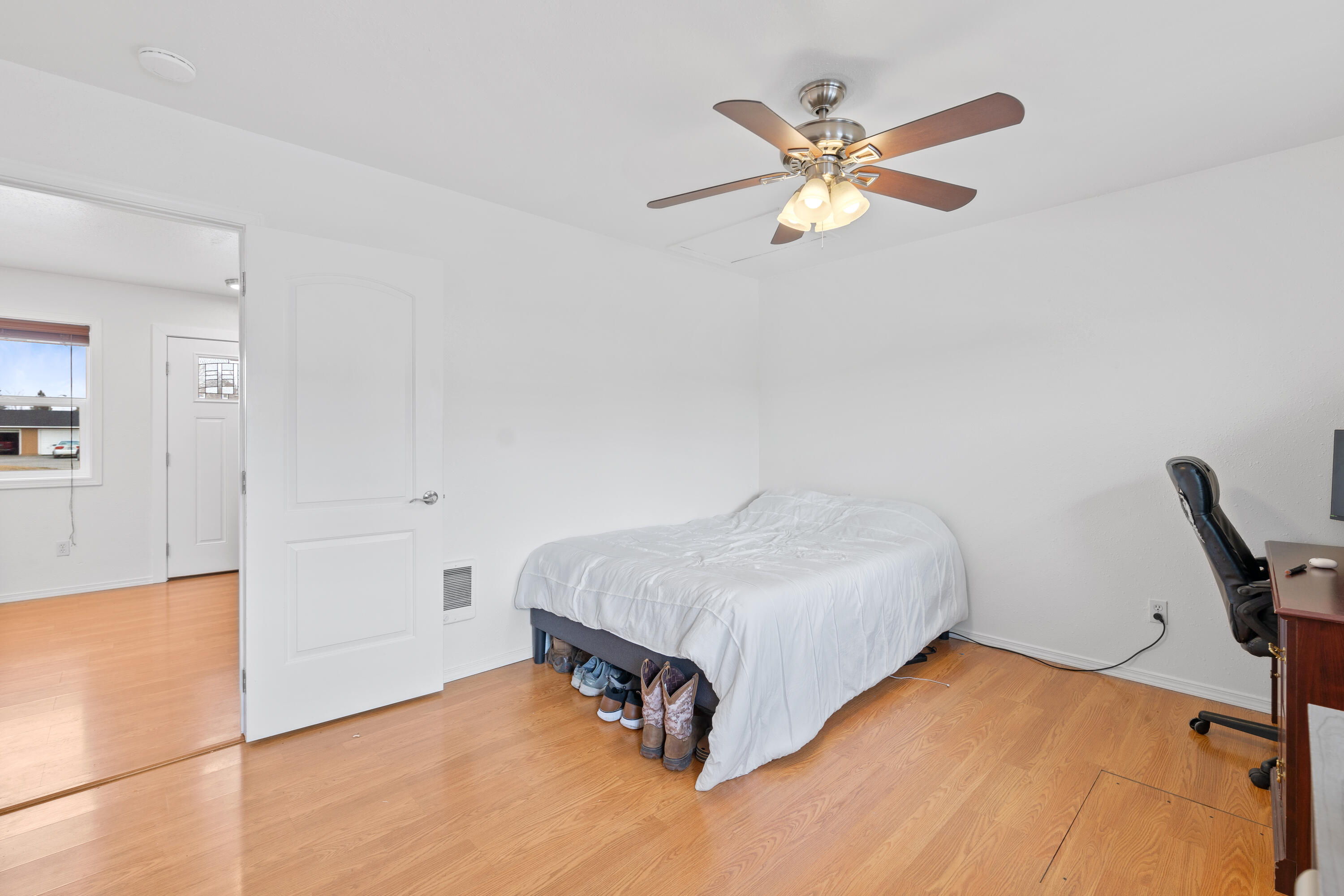 210 E Sage Lane