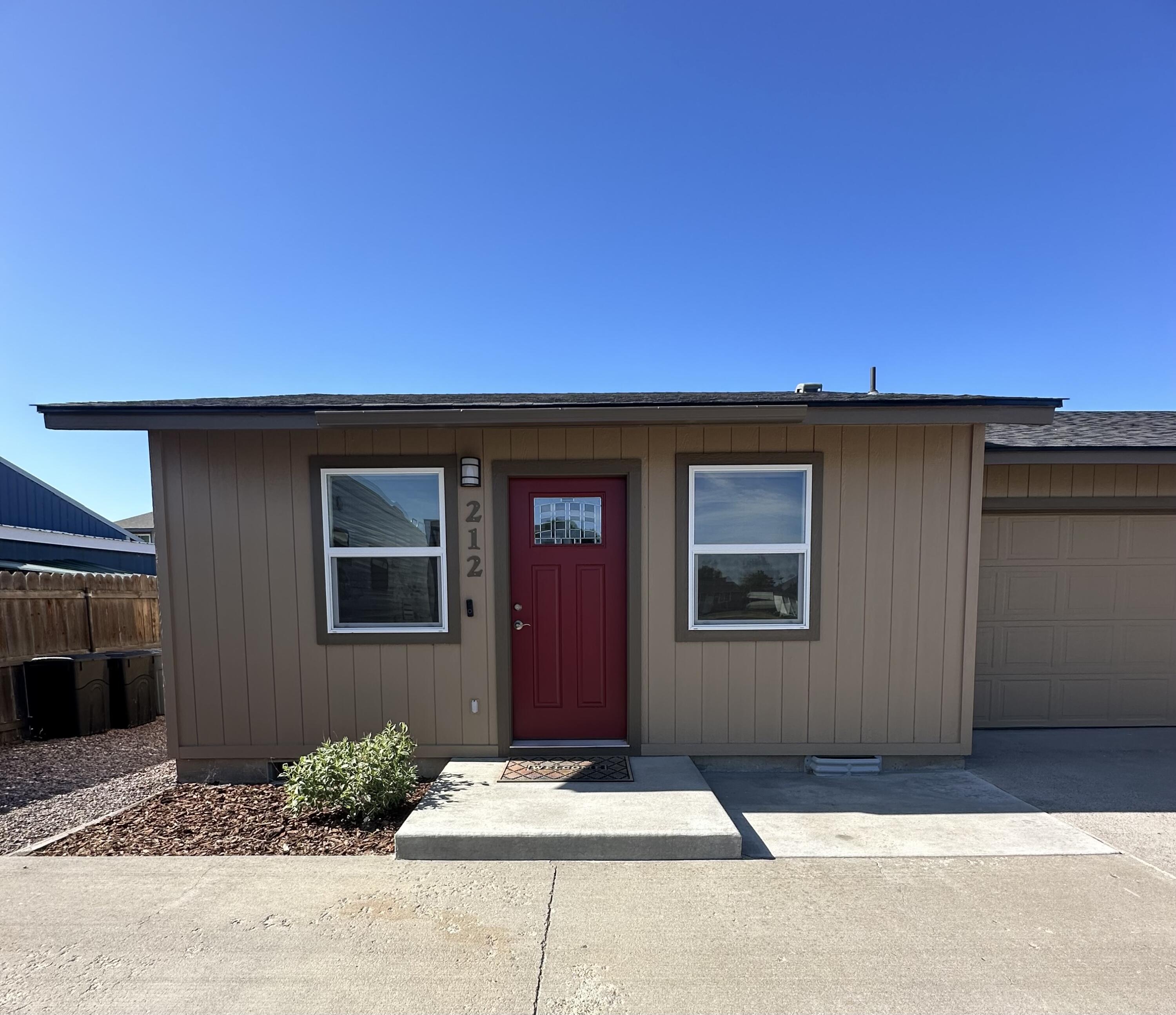 210 E Sage Lane