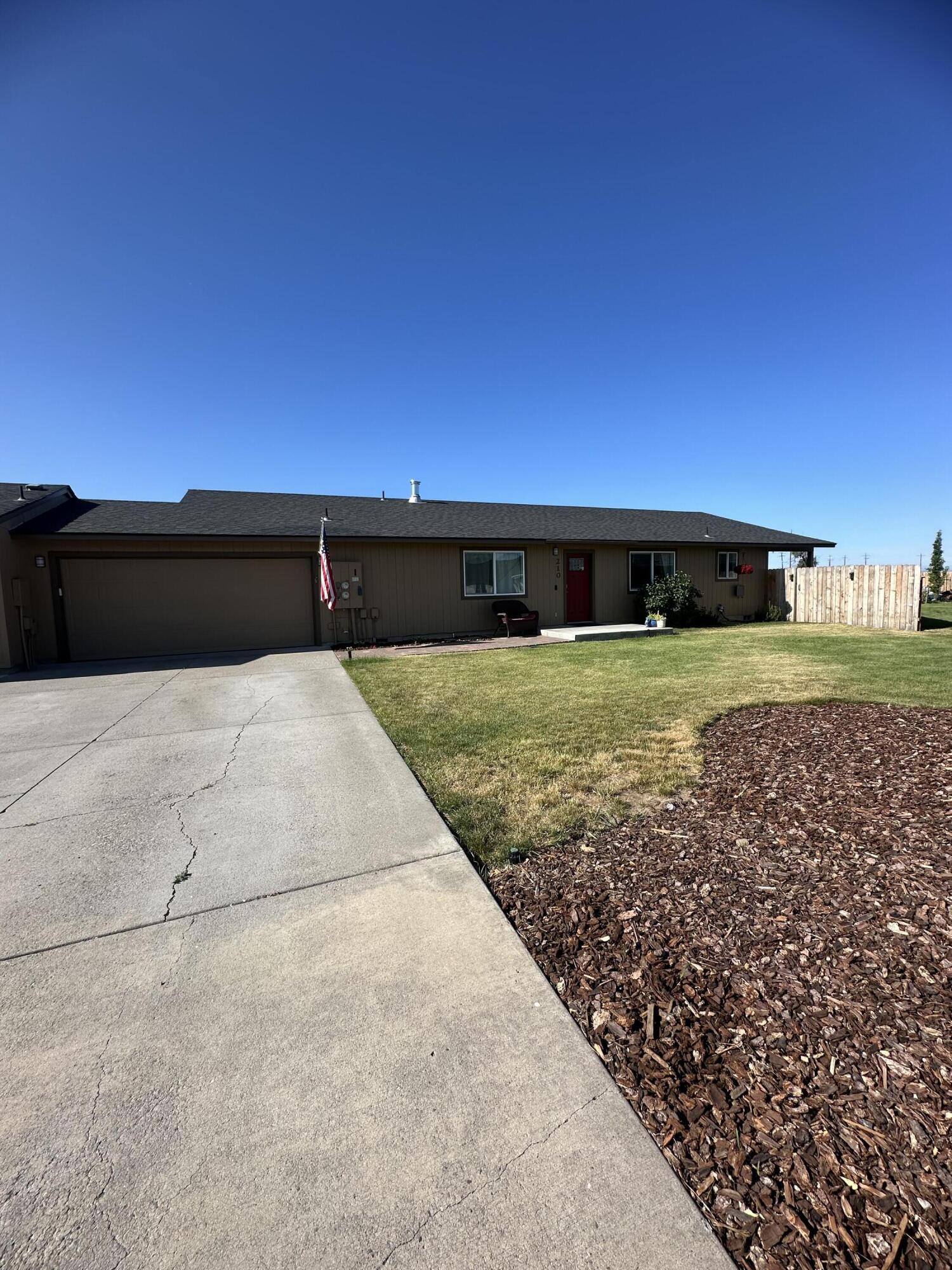 210 E Sage Lane