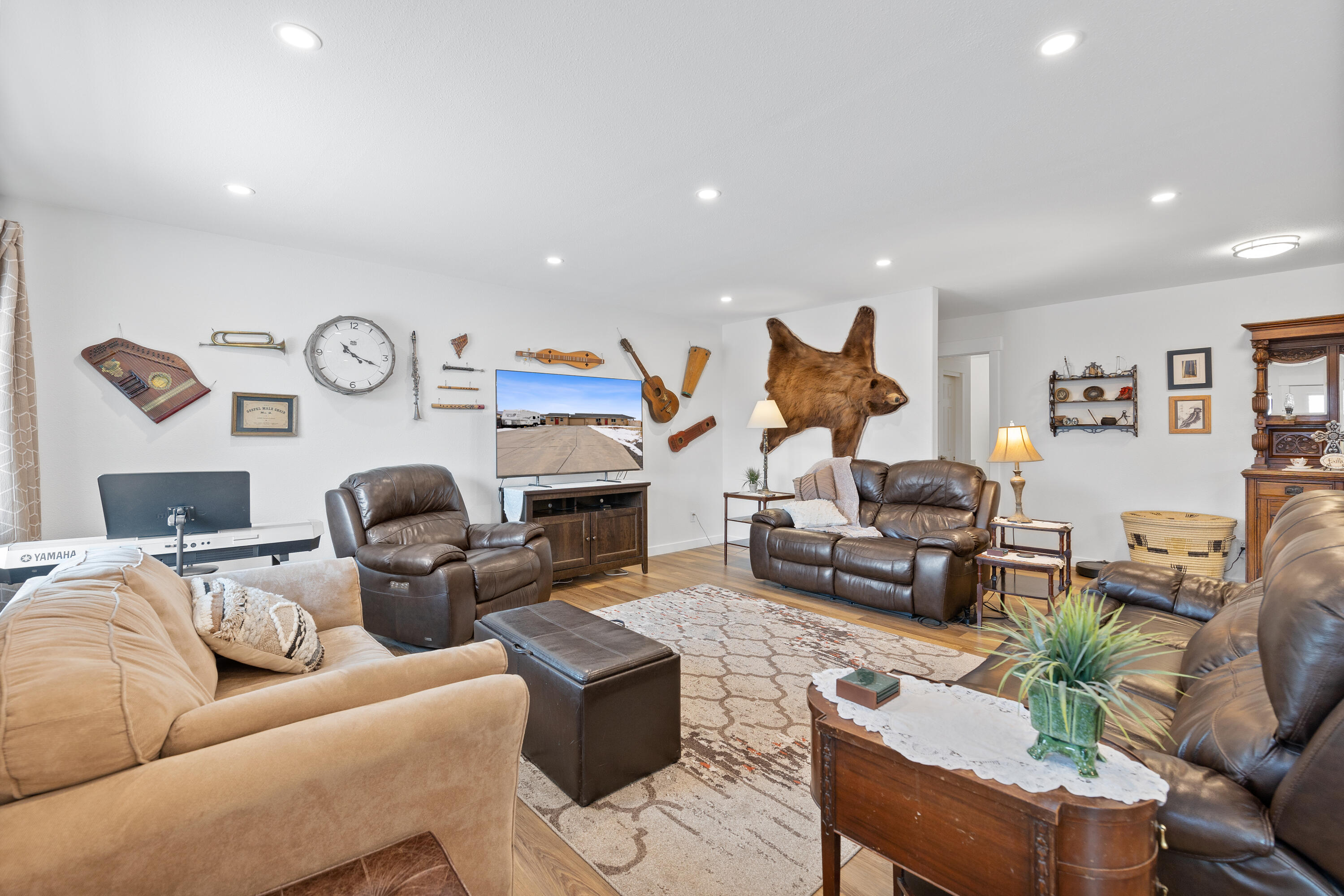 210 E Sage Lane