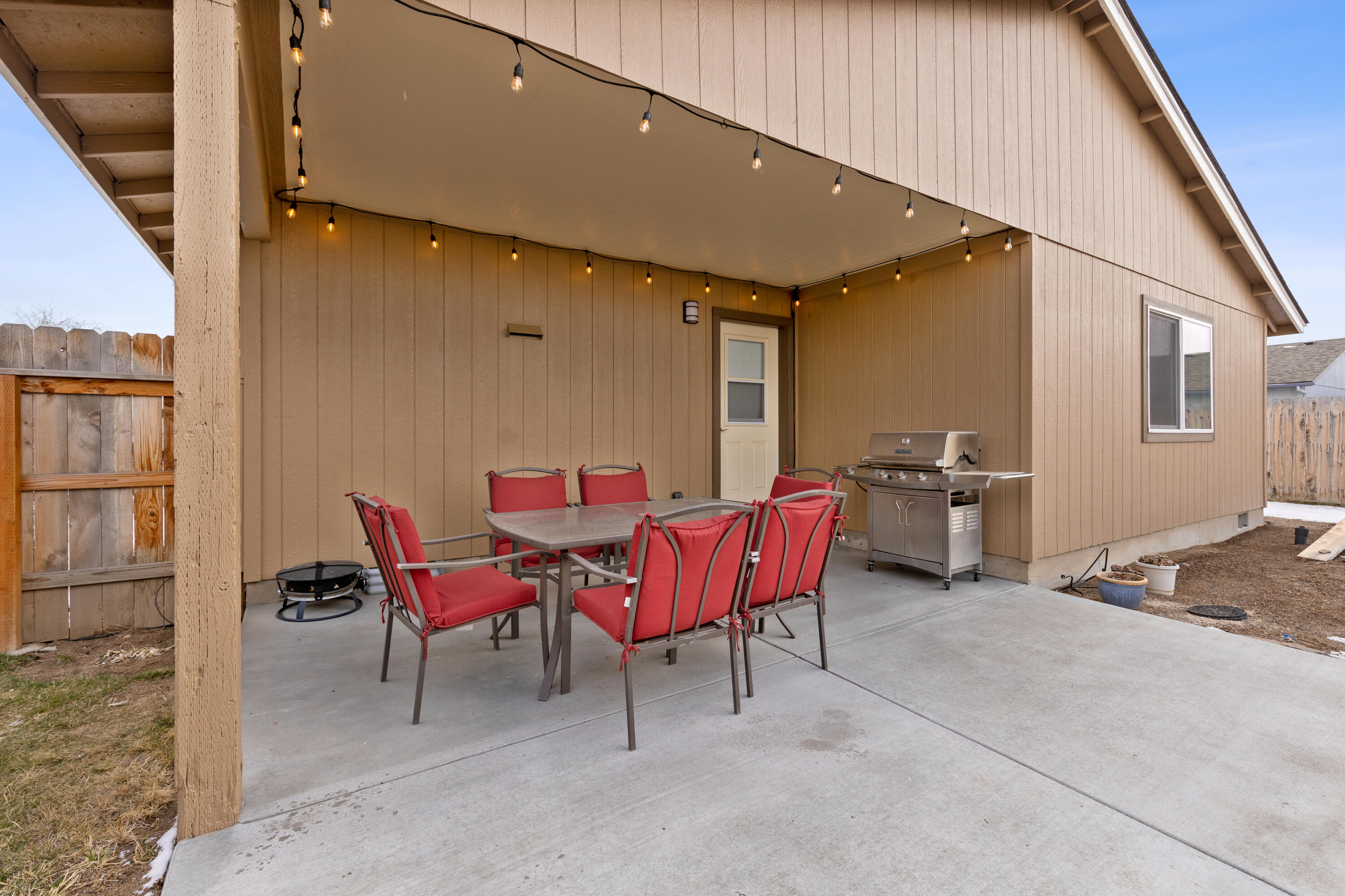 210 E Sage Lane