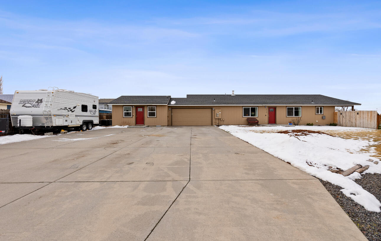 210 E Sage Lane