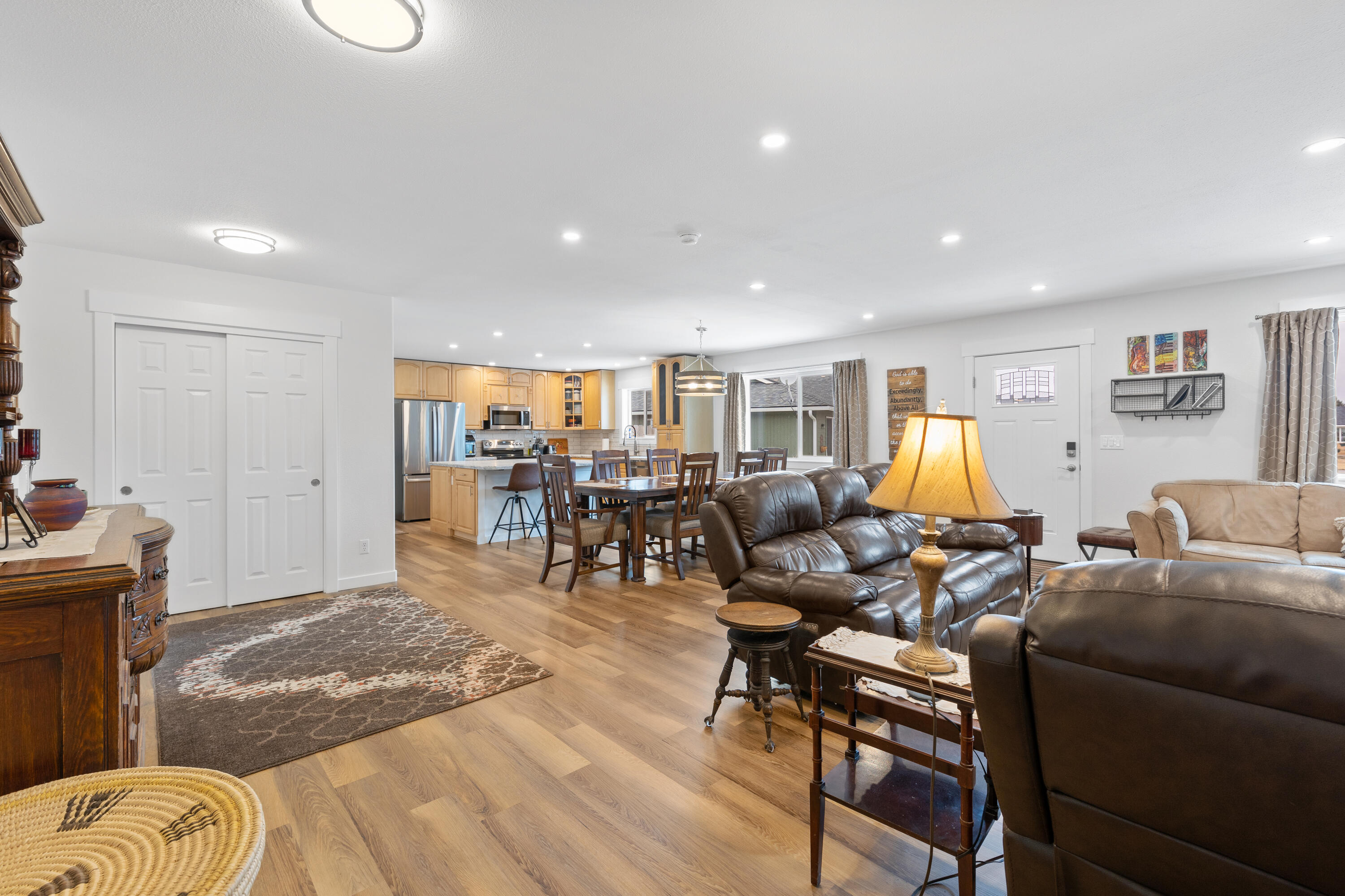 210 E Sage Lane