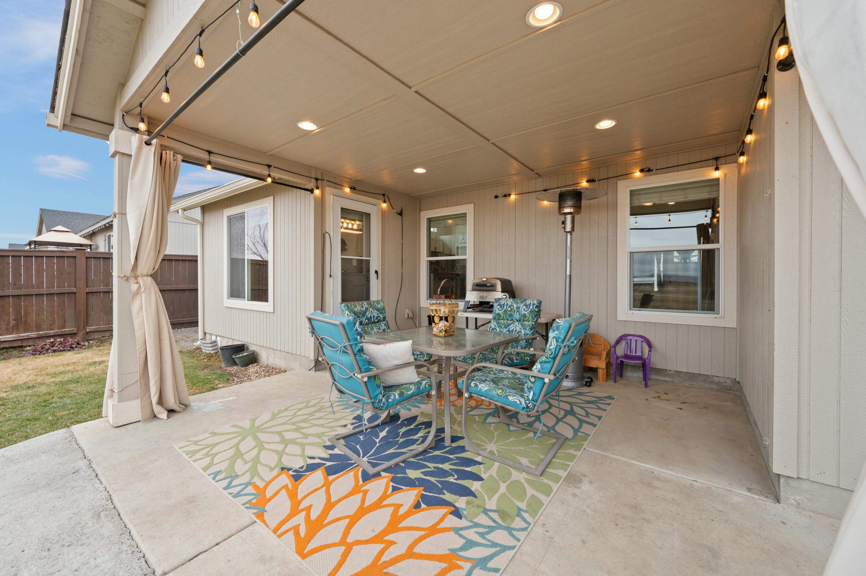 2715 NE 6th Drive