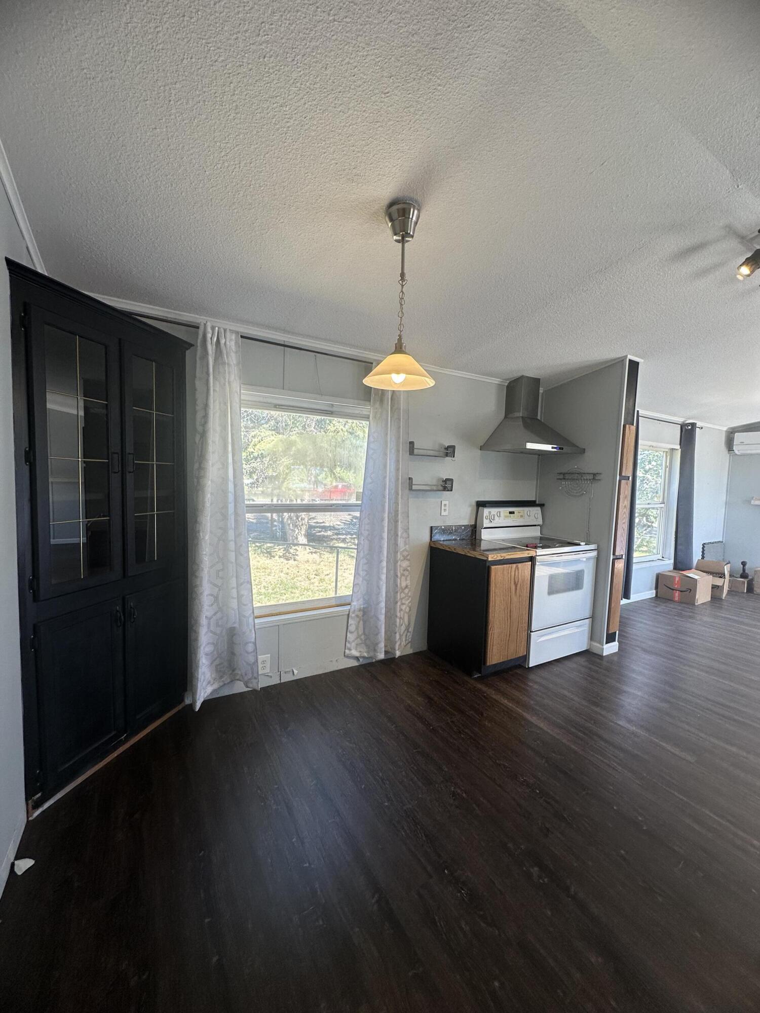 346 SW Dover Lane, UNIT 1