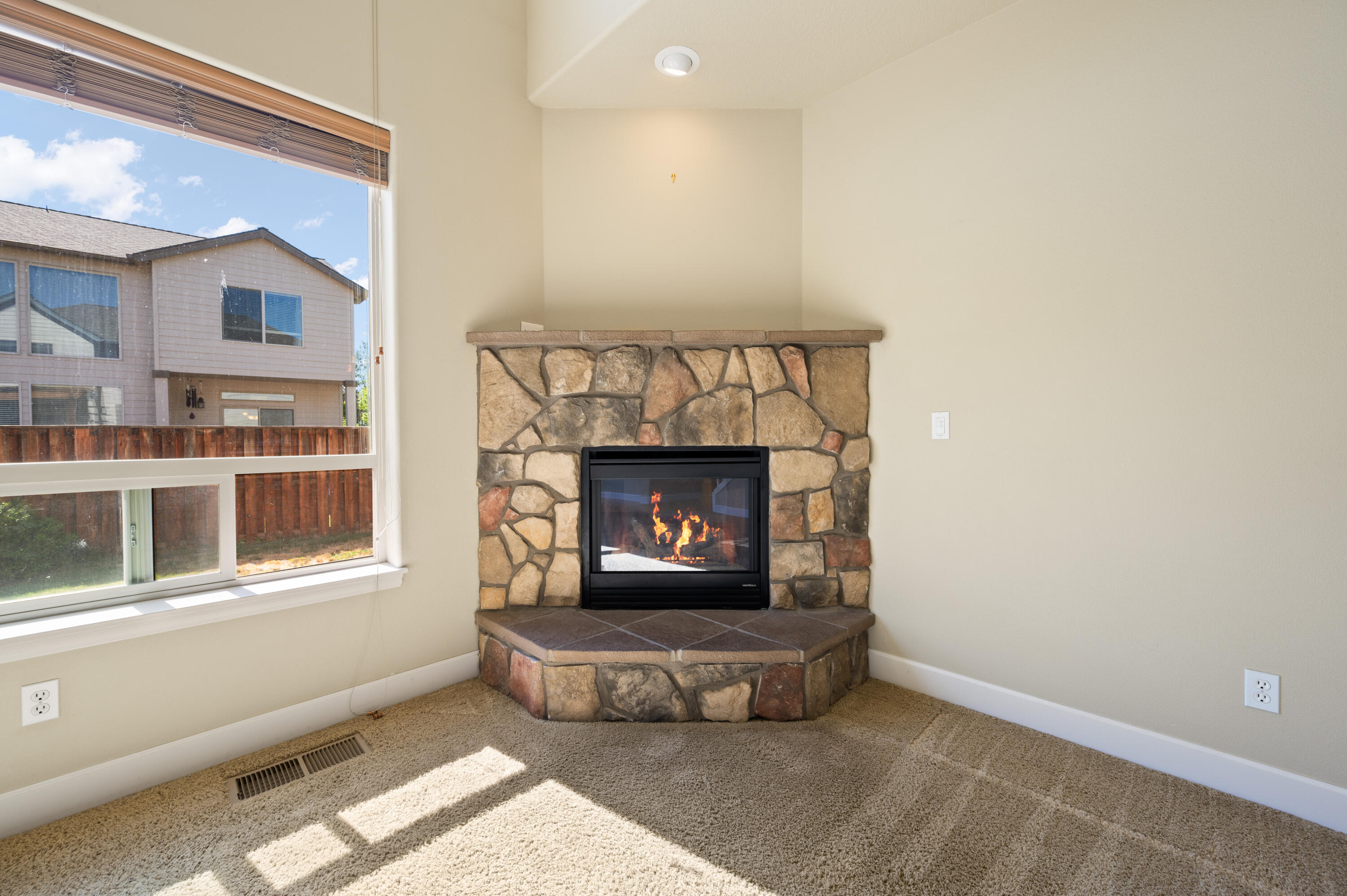 773 NW 28th Loop