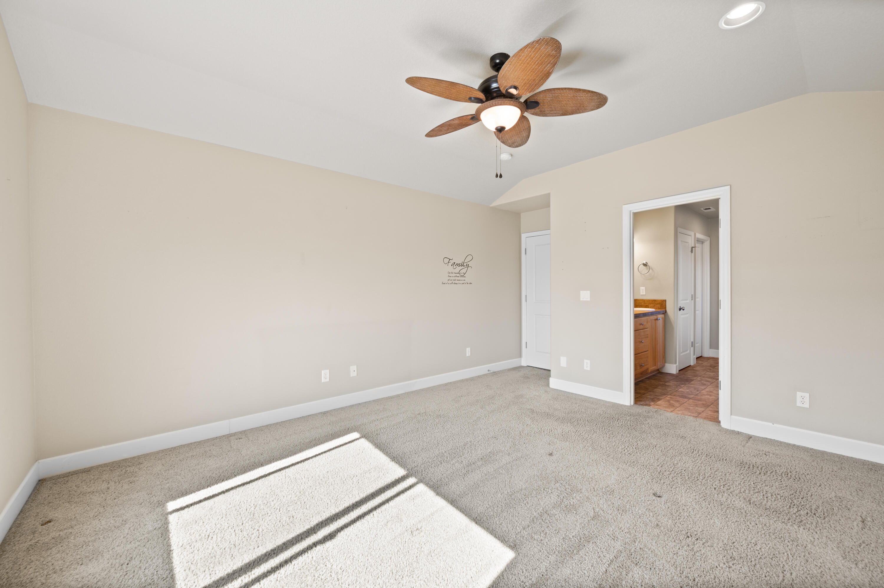 773 NW 28th Loop