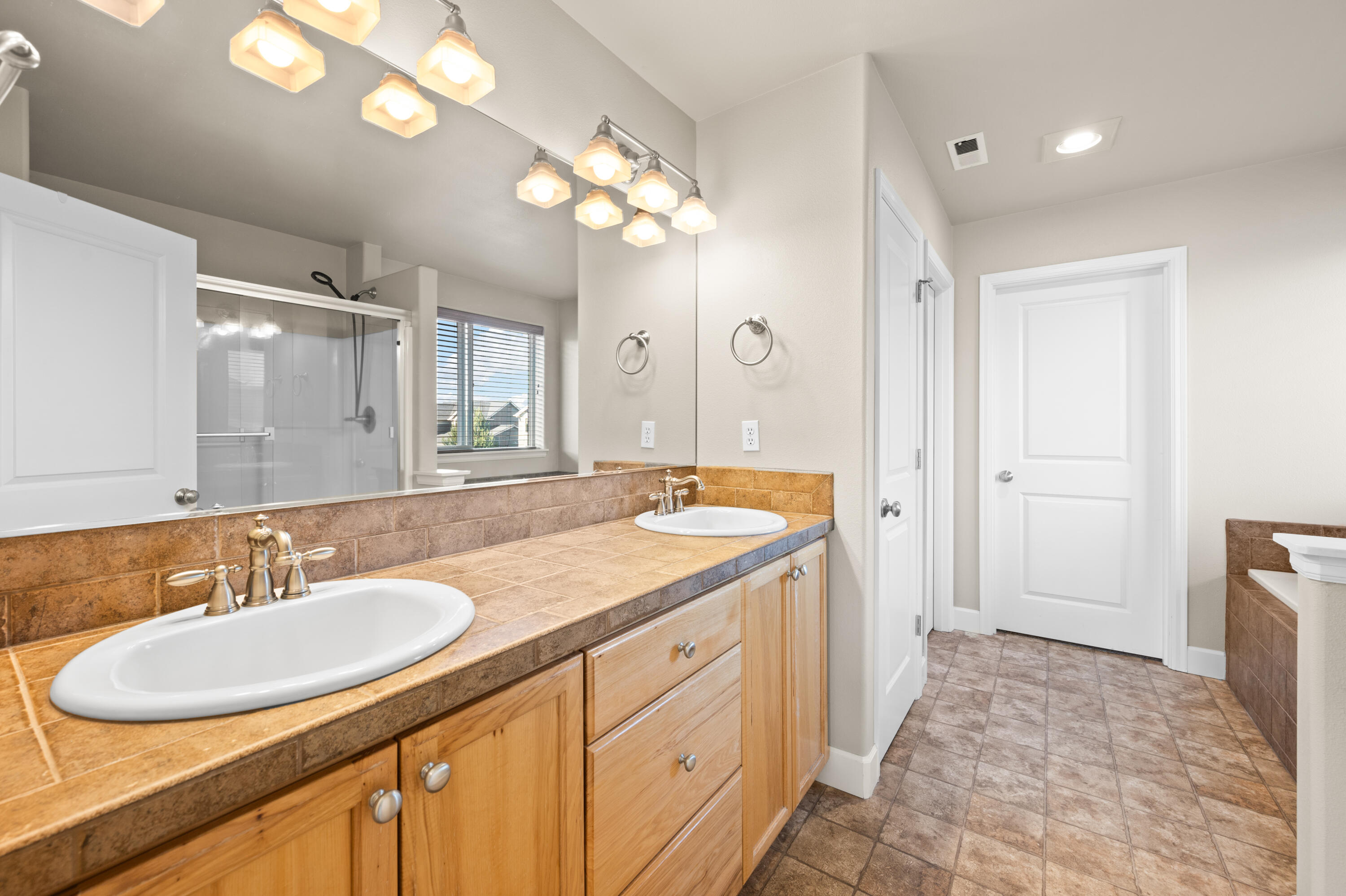 773 NW 28th Loop