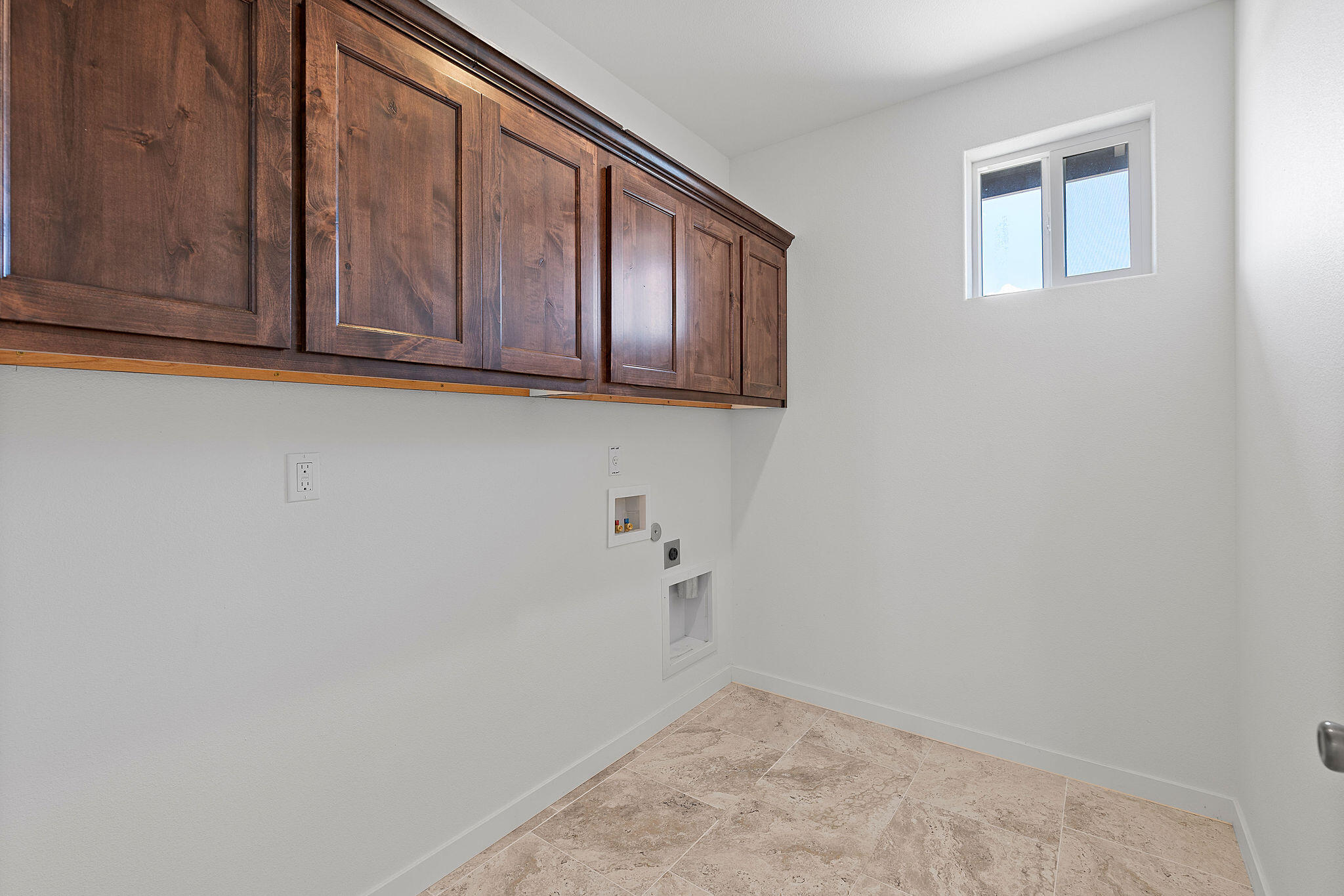 976 SE Maui Lane