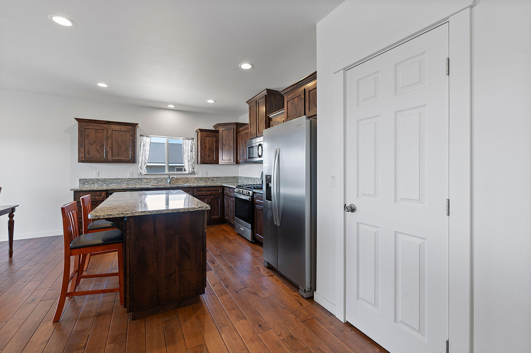 976 SE Maui Lane