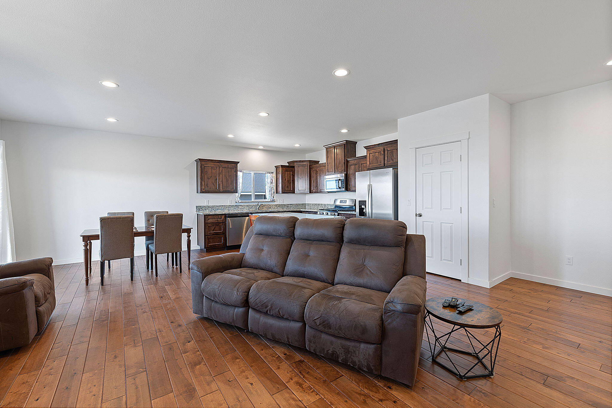 976 SE Maui Lane