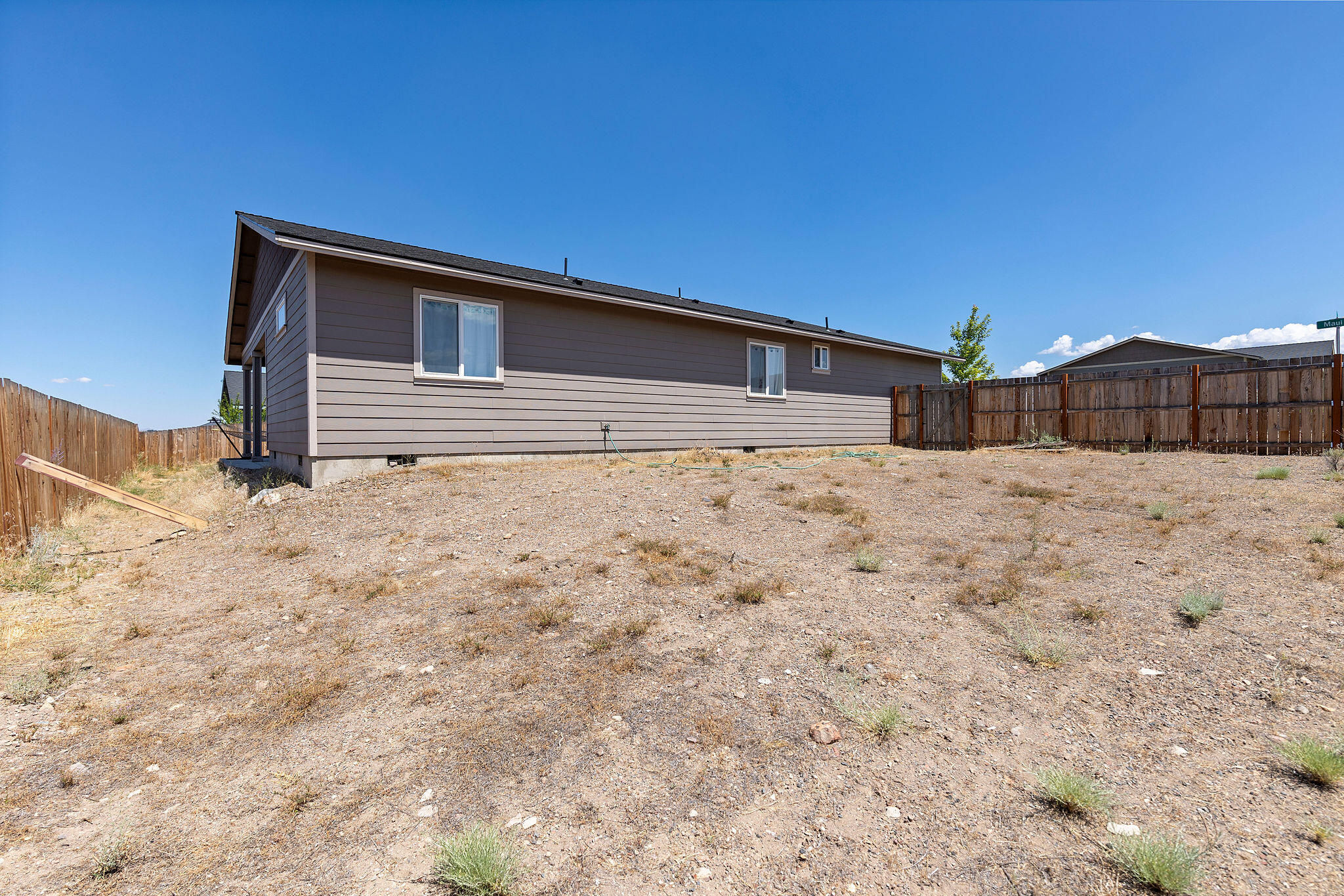 976 SE Maui Lane