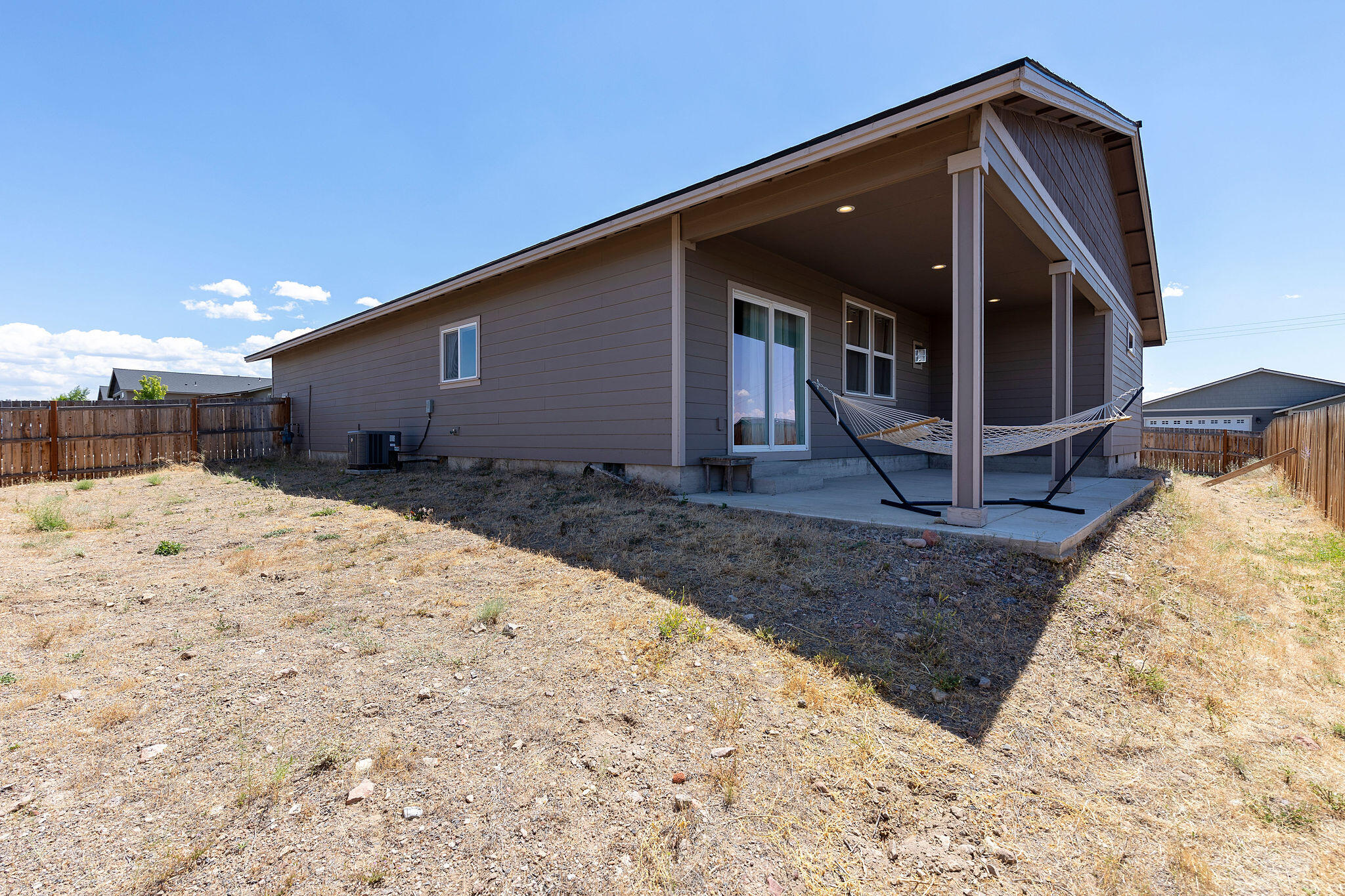 976 SE Maui Lane